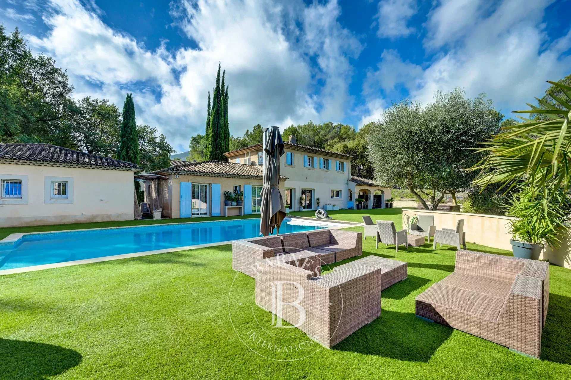 Villa Mimet  -  ref 82345661 (picture 1)