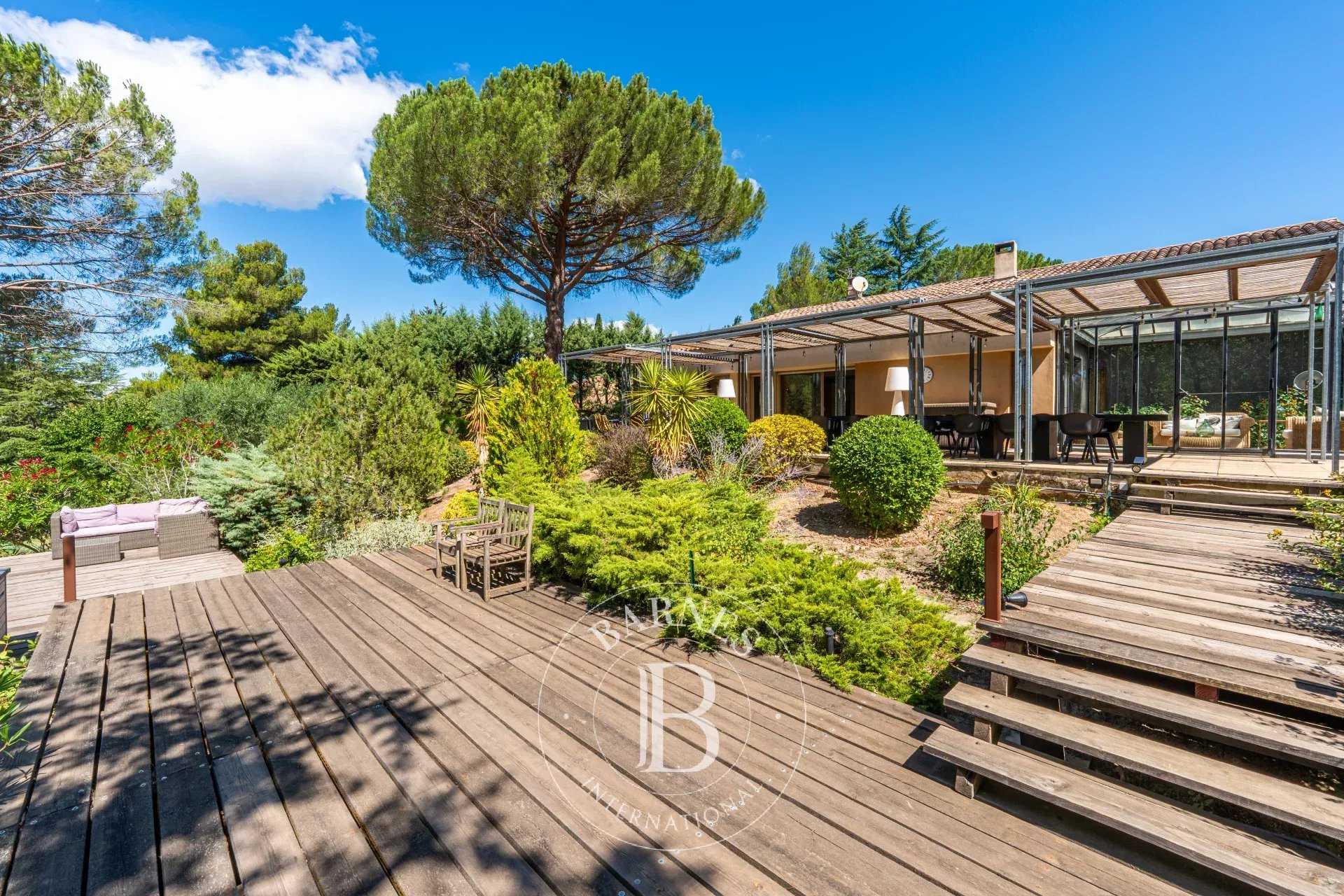 Property La Tour-d'Aigues  -  ref 85856775 (picture 2)