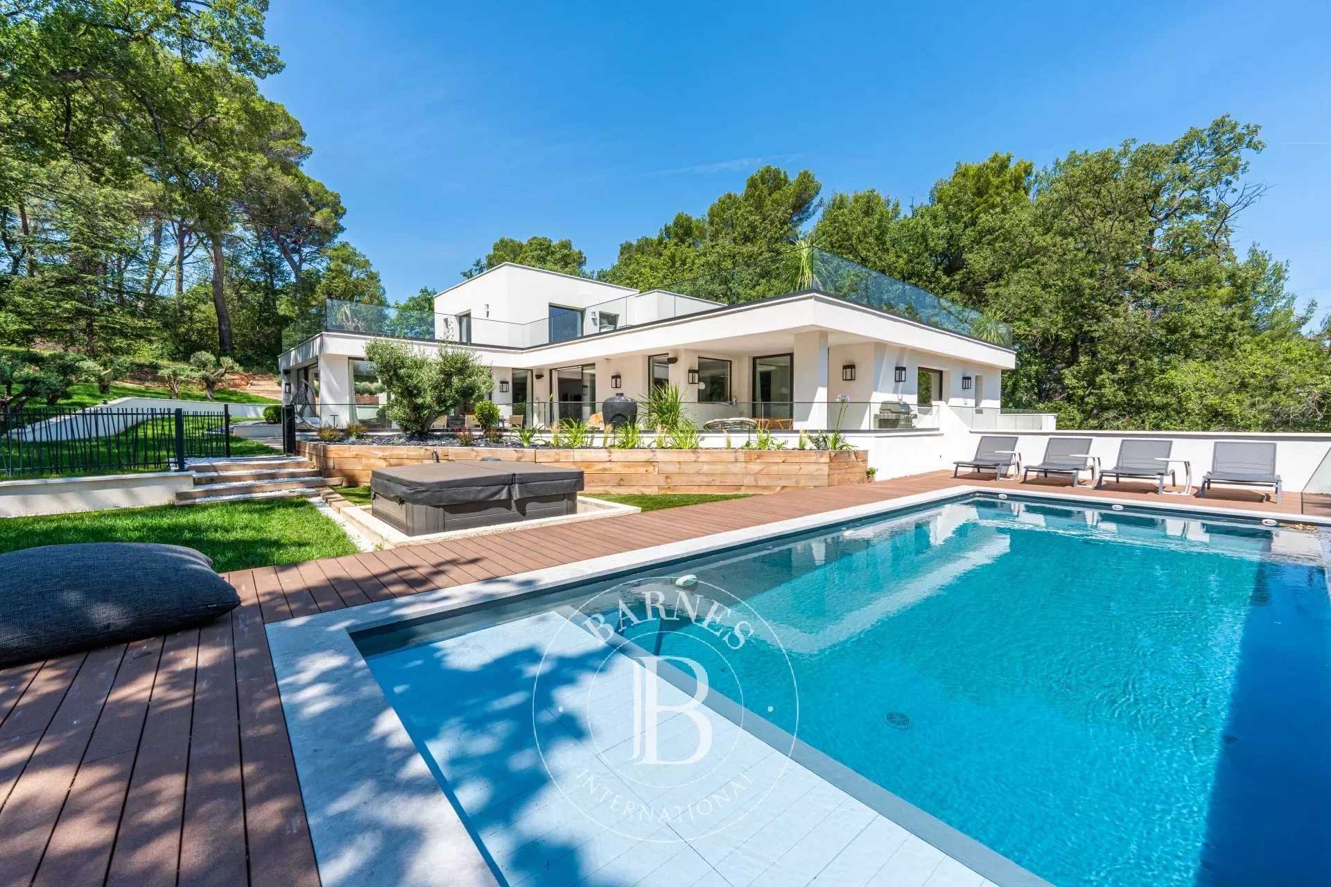 House Aix-en-Provence  -  ref 82857765 (picture 1)