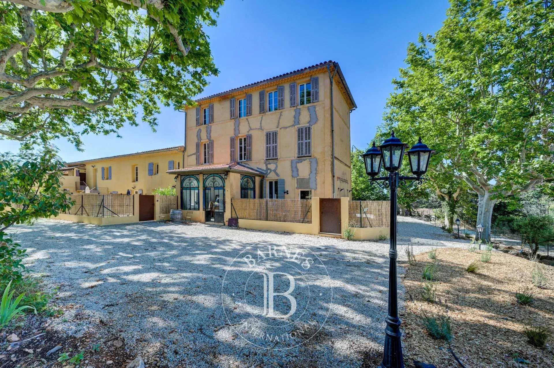 Apartment Aix-en-Provence  -  ref 85106722 (picture 1)