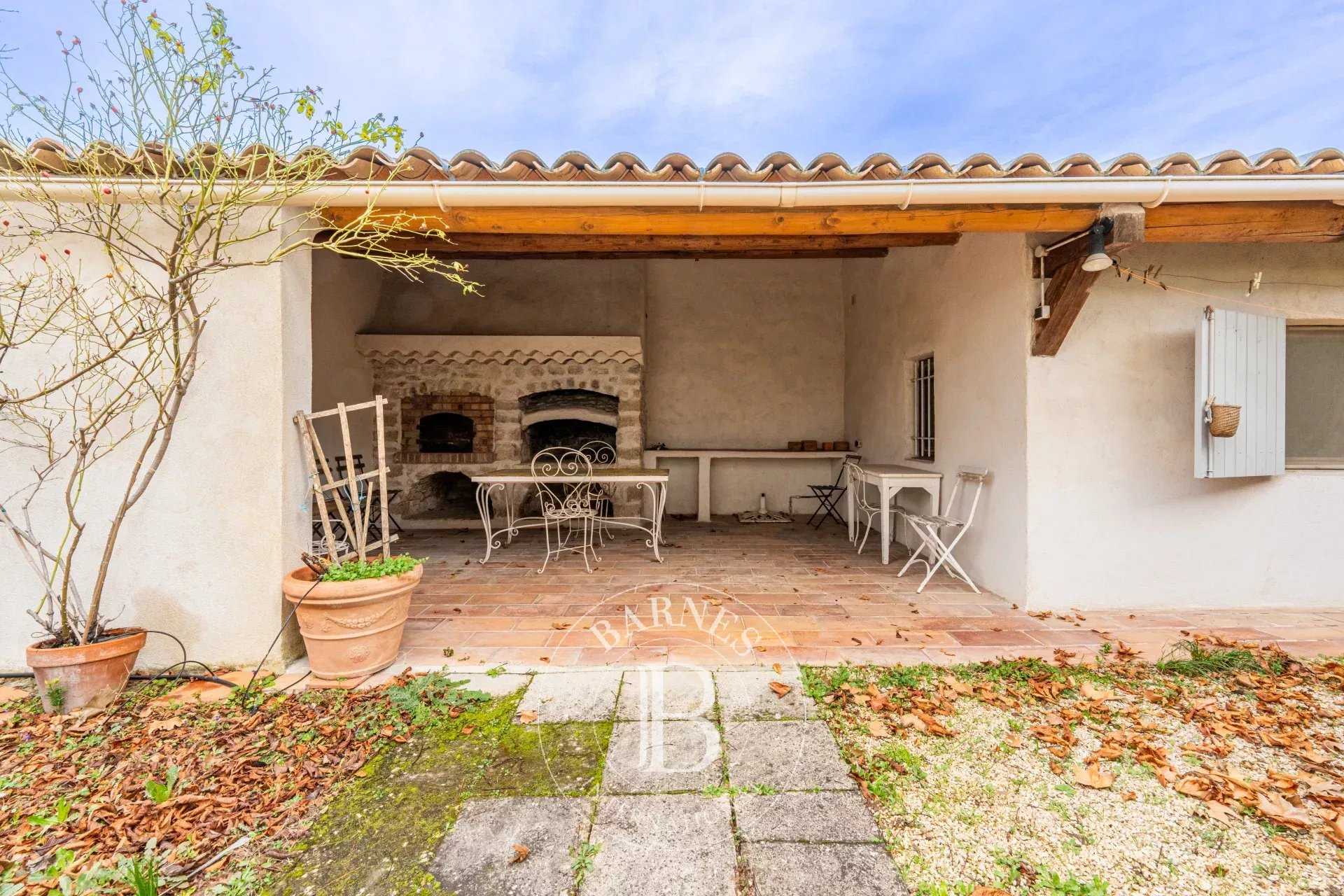 Apartment Aix-en-Provence  -  ref 84163435 (picture 3)