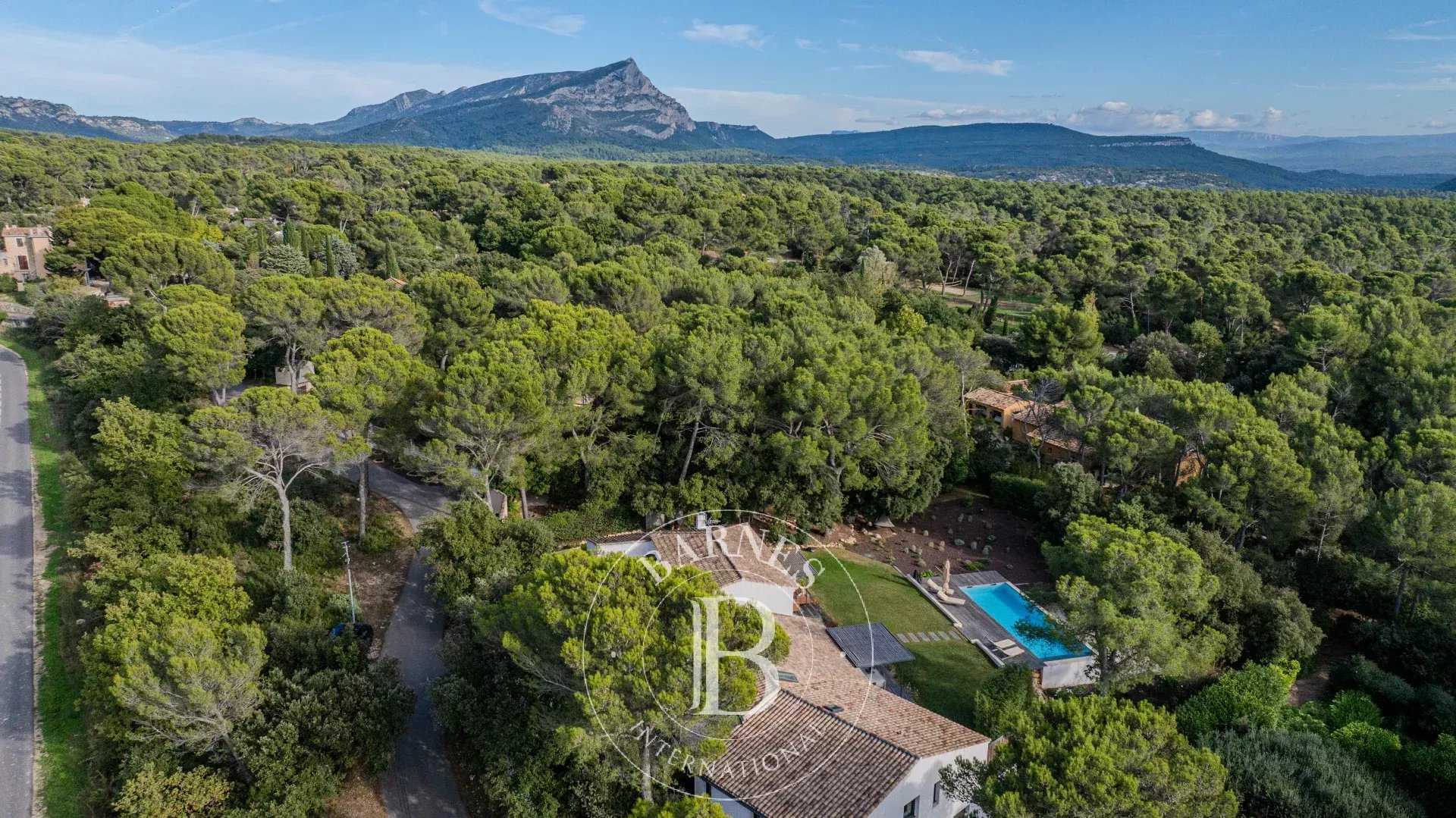 House Aix-en-Provence  -  ref 85472700 (picture 1)