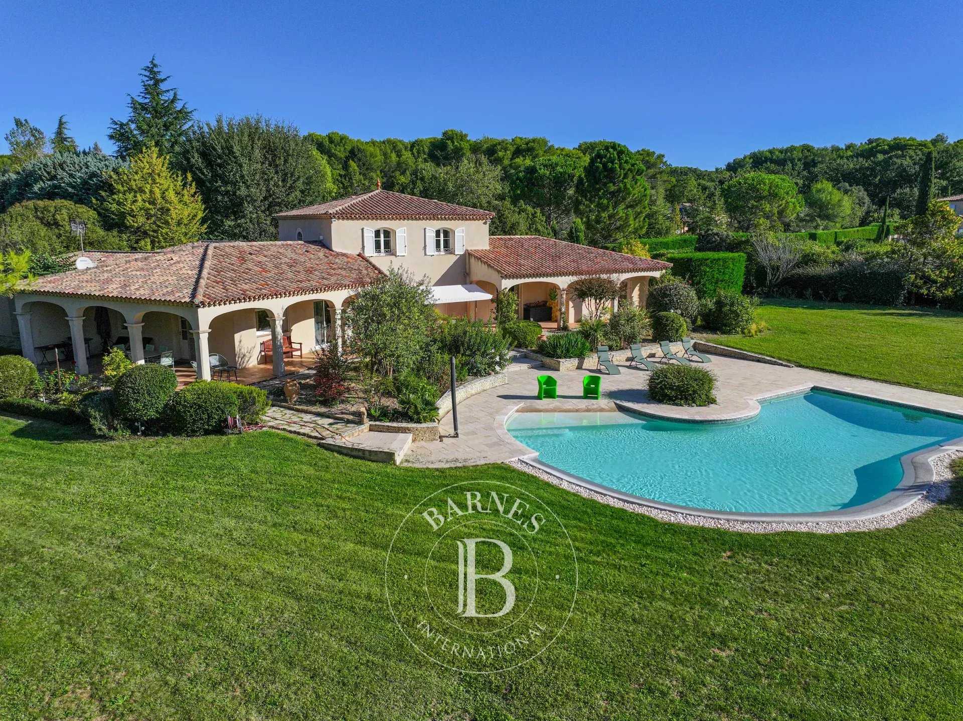 House Aix-en-Provence  -  ref 82229876 (picture 1)