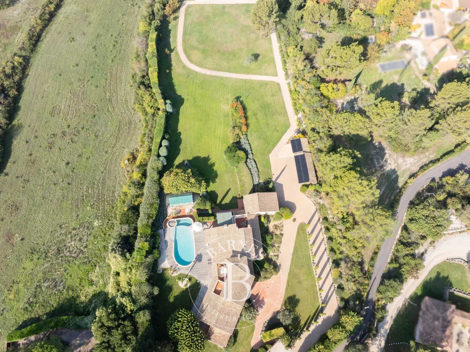 Property Aix-en-Provence  -  ref 5620860 (picture 1)