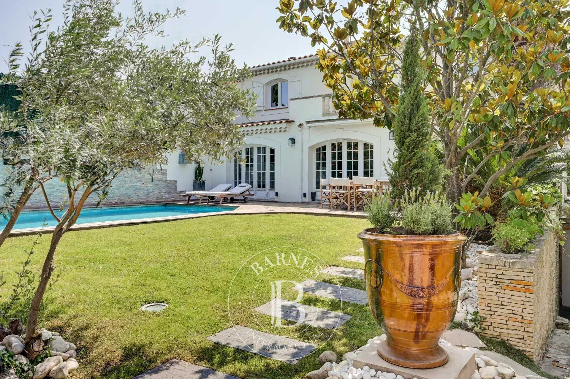 House Aix-en-Provence  -  ref 7643876 (picture 1)