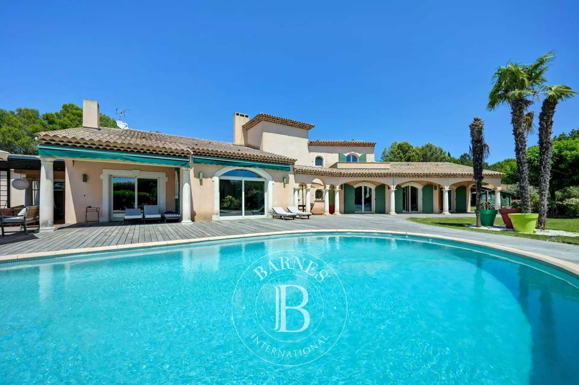 Propriété Aix-en-Provence  -  ref 5620860 (picture 1)