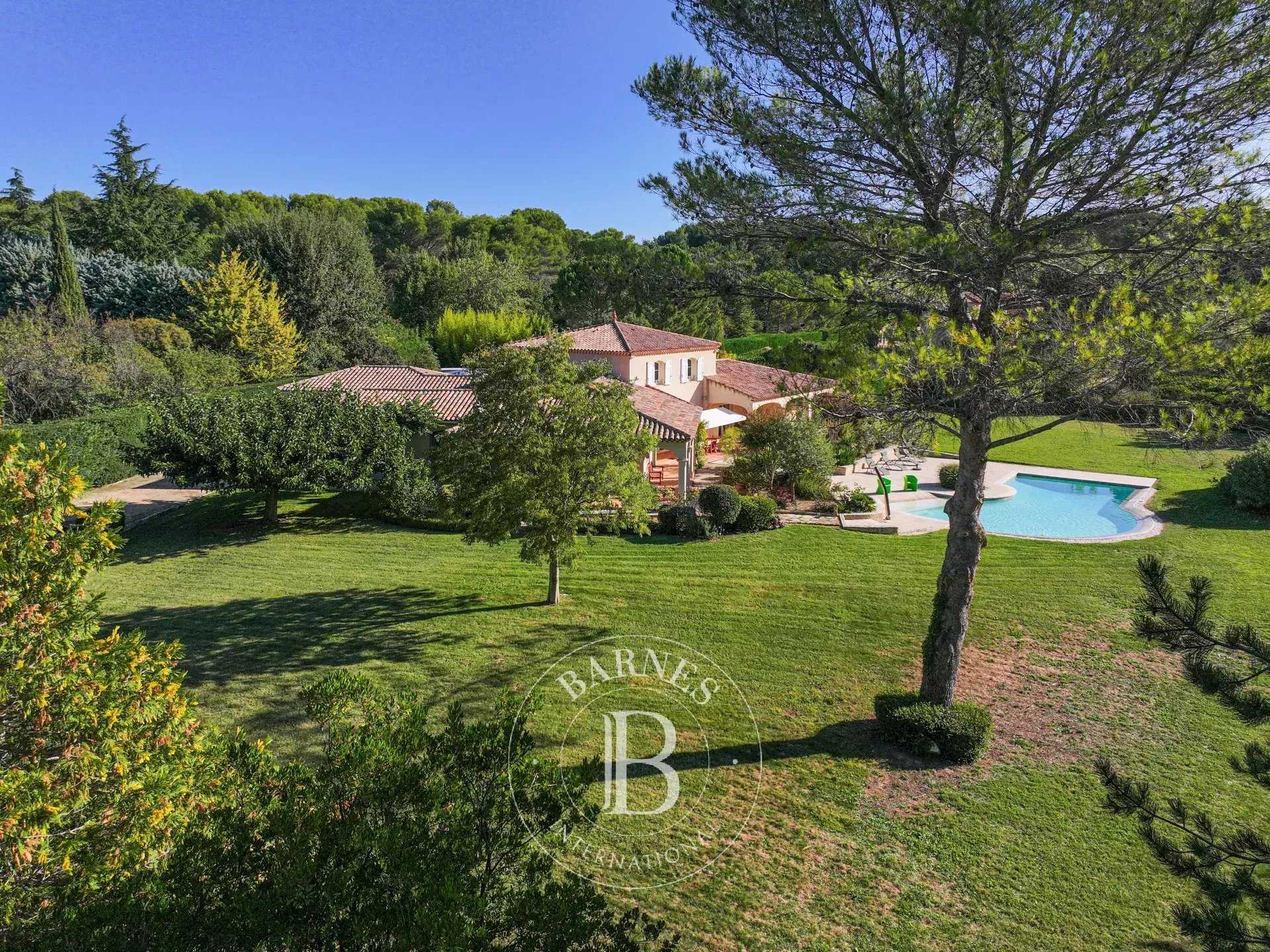 House Aix-en-Provence  -  ref 82229876 (picture 1)