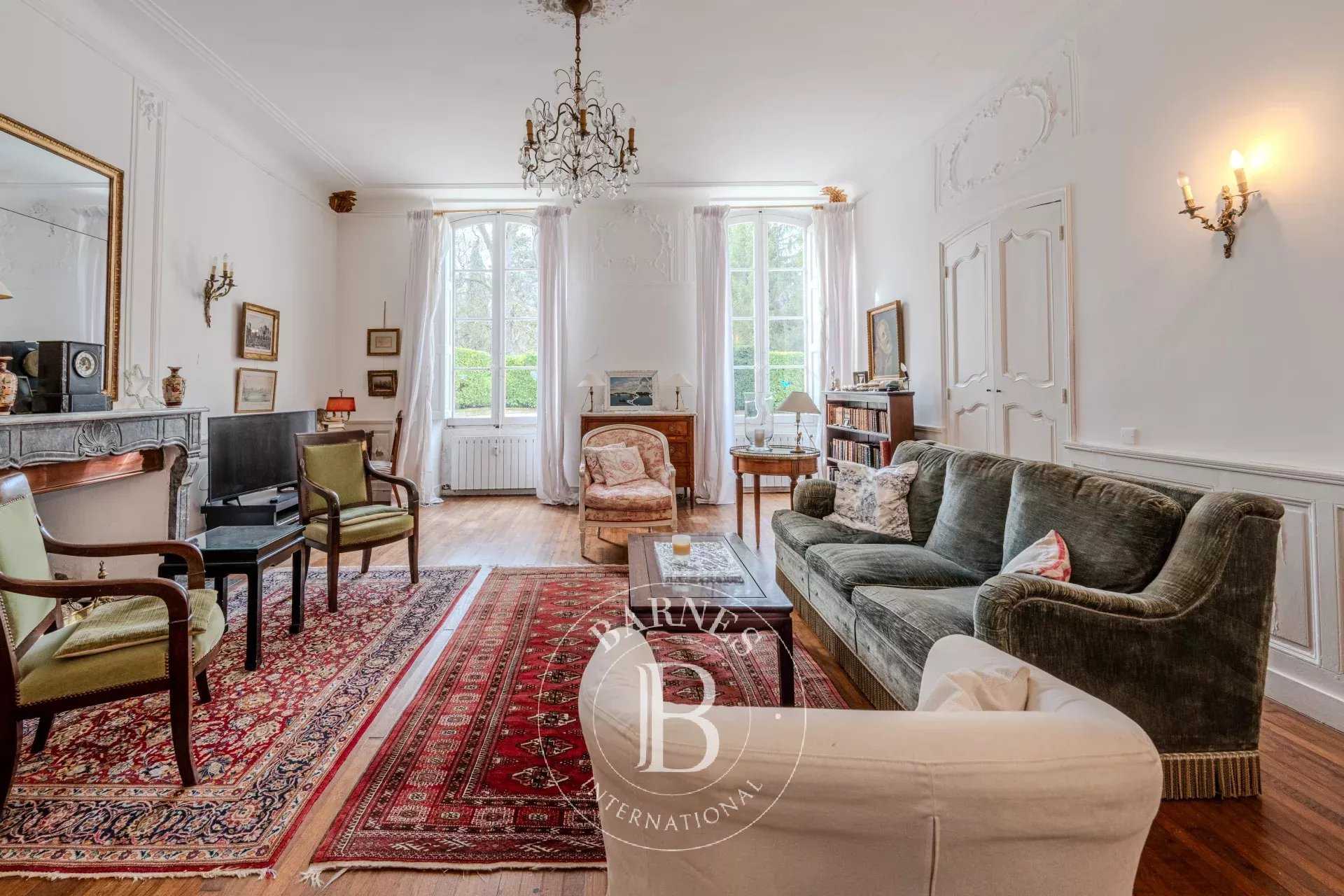 Apartment Aix-en-Provence  -  ref 84163435 (picture 1)