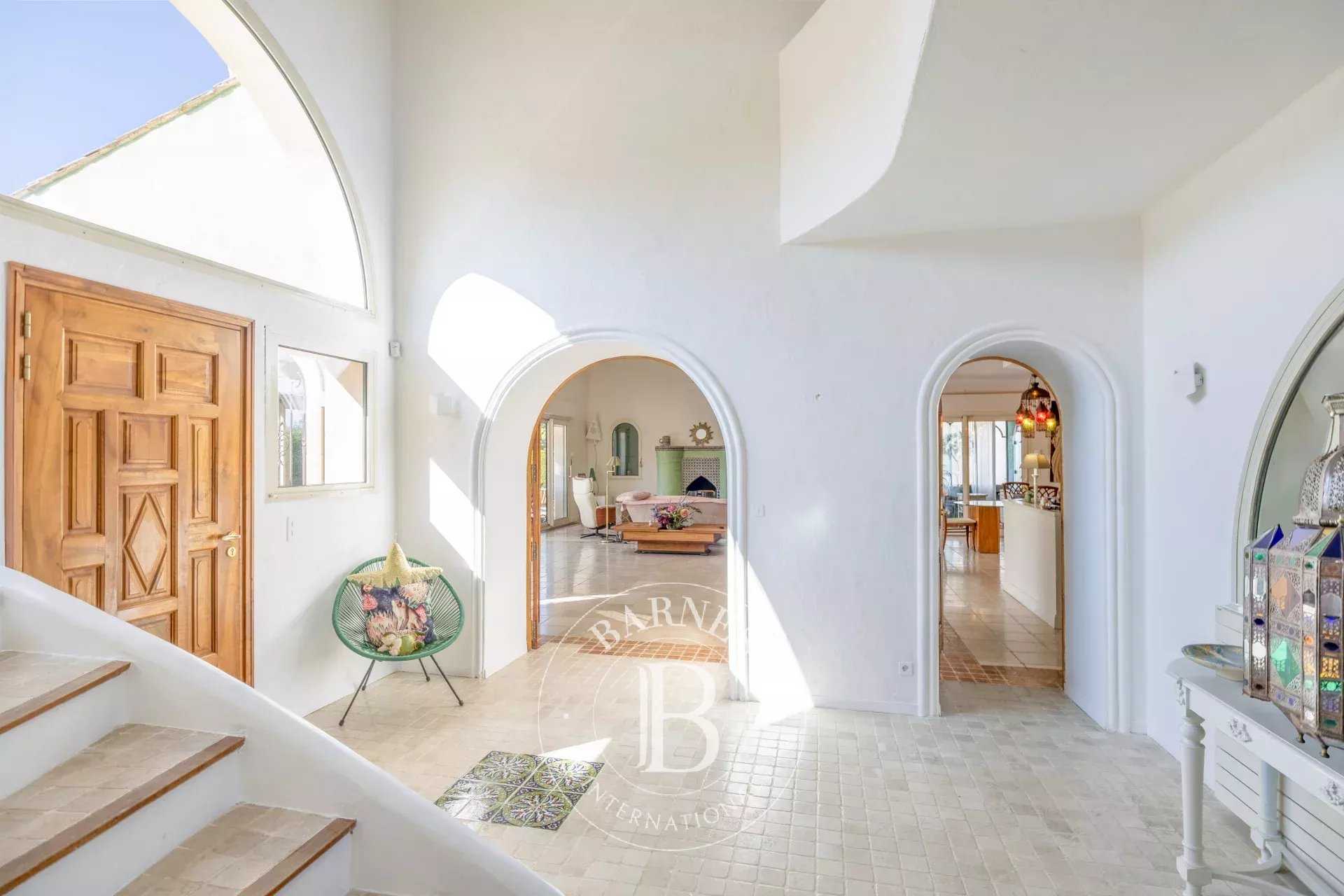 Property Aix-en-Provence  -  ref 5620860 (picture 2)