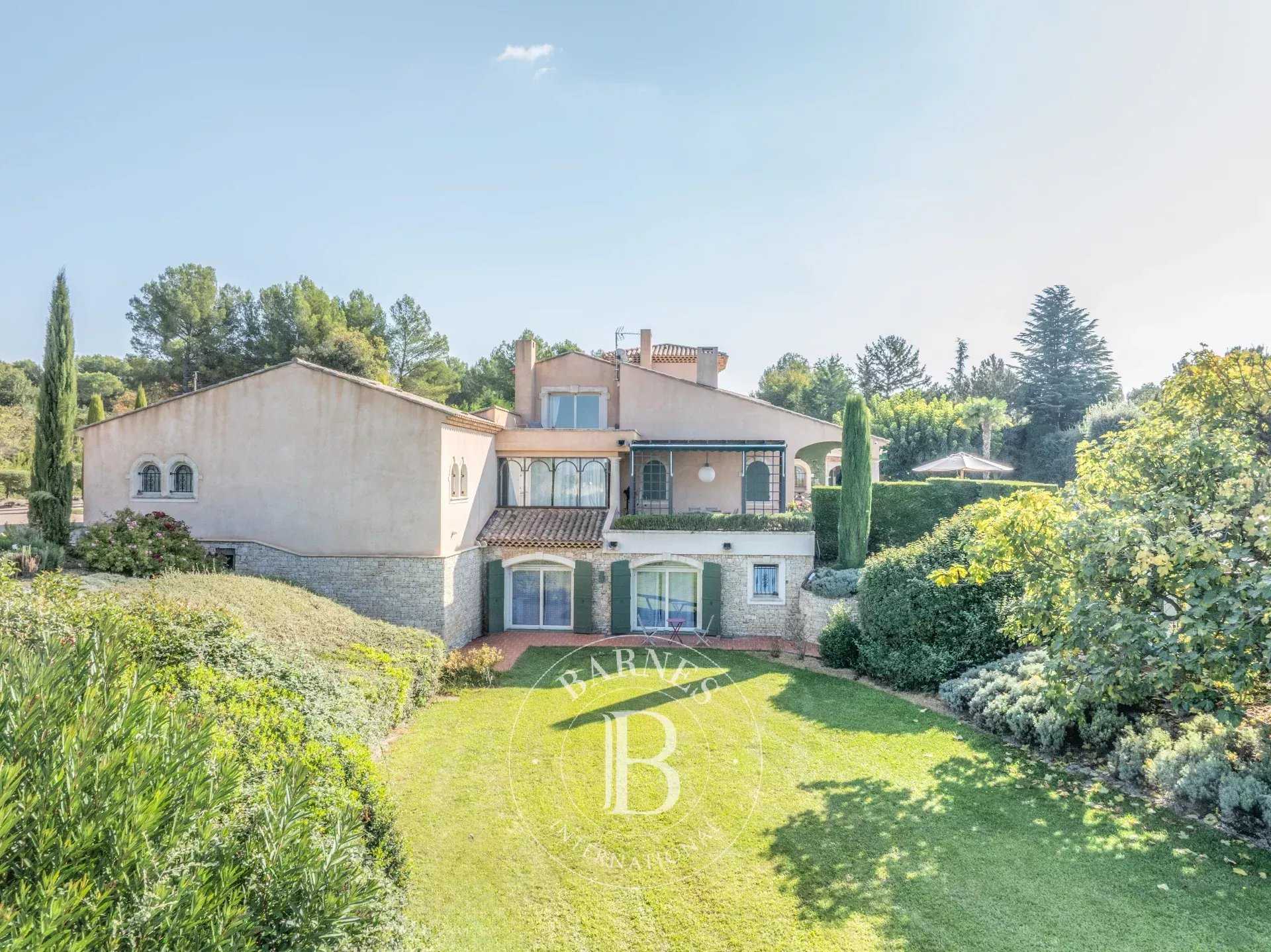 Propriété Aix-en-Provence  -  ref 5620860 (picture 1)