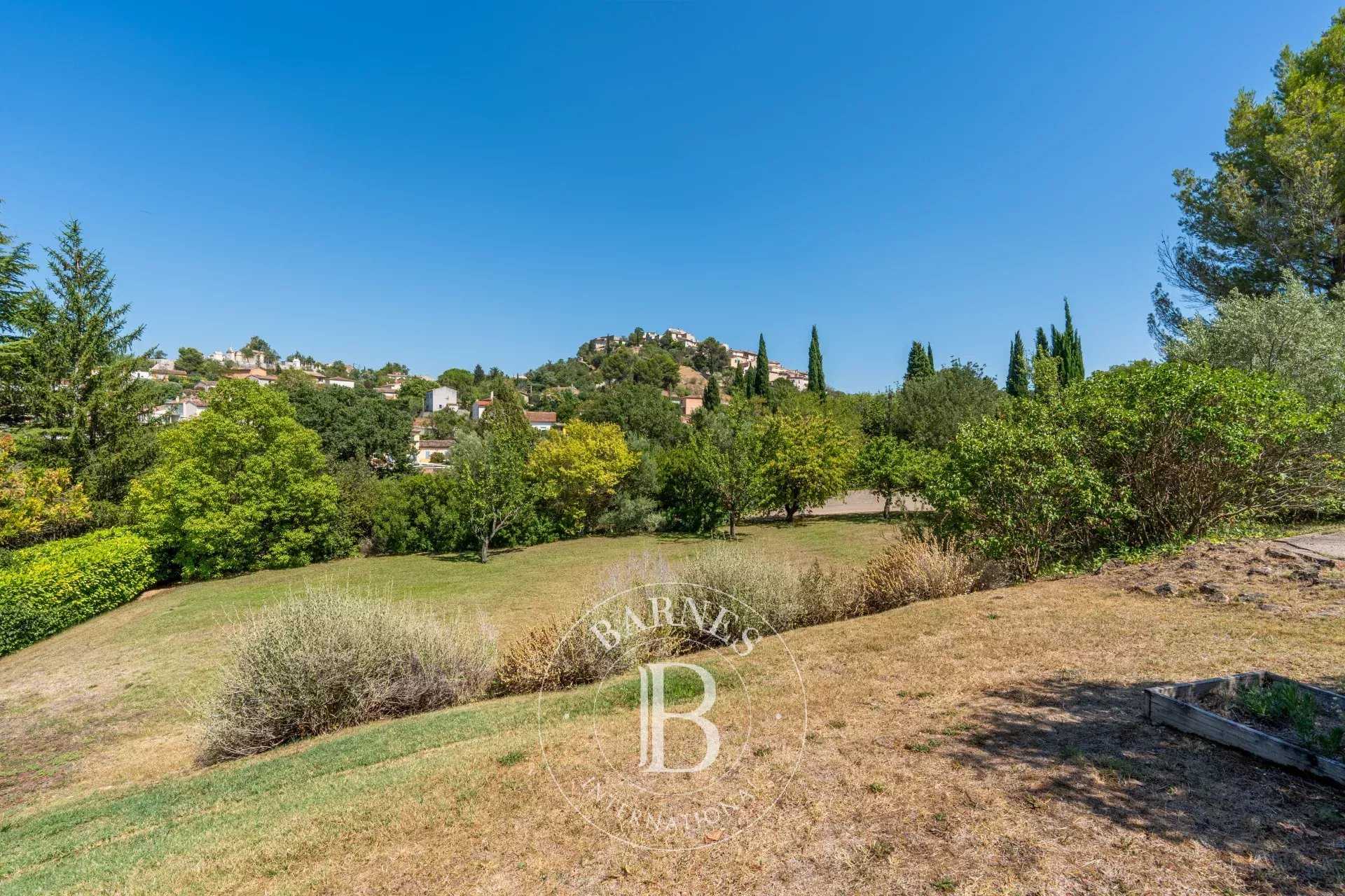 Terrain constructible Aix-en-Provence  -  ref 85716609 (picture 1)