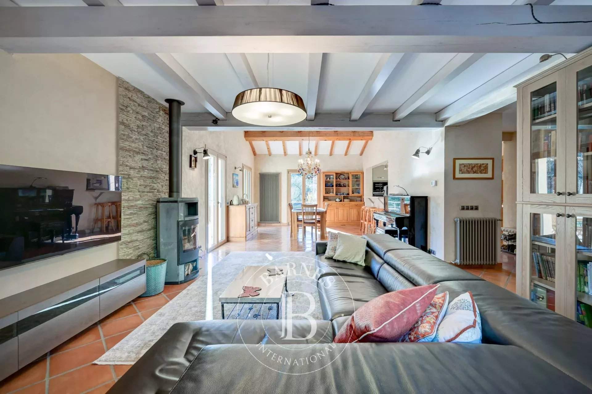 Aix-en-Provence  - Maison 8 Pi&egrave;ces 6 Chambres - picture 10