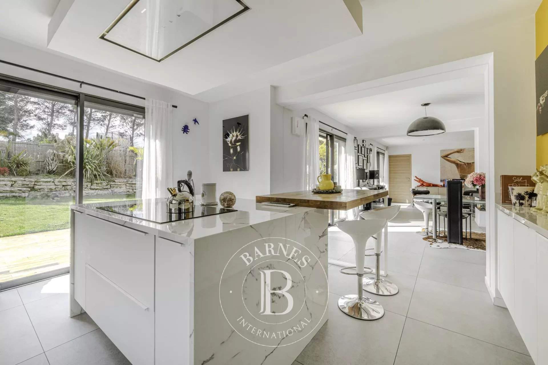 Aix-en-Provence  - Villa 6 Pi&egrave;ces 4 Chambres - picture 12