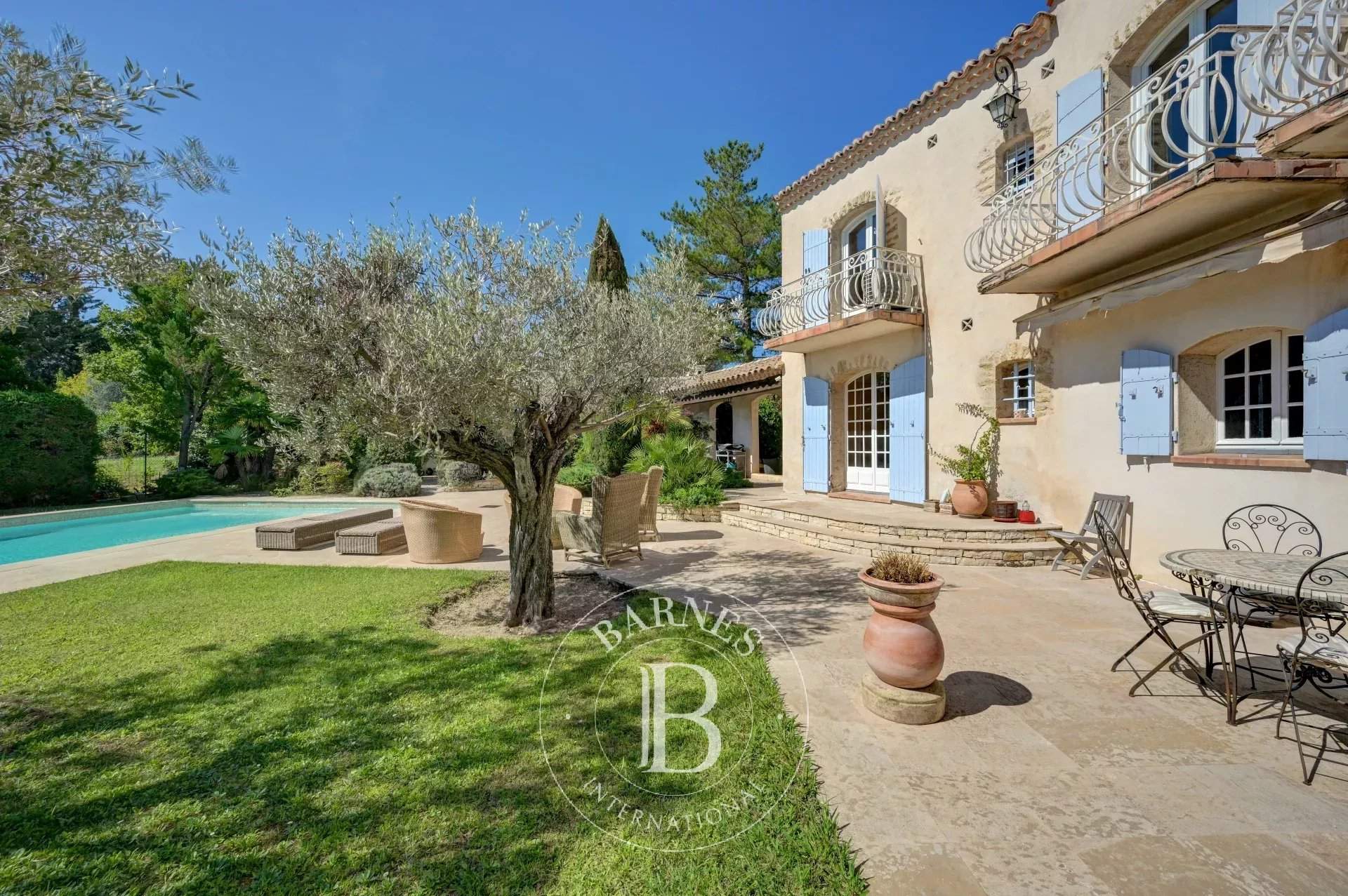Aix-en-Provence  - Maison 8 Pièces 4 Chambres - picture 1
