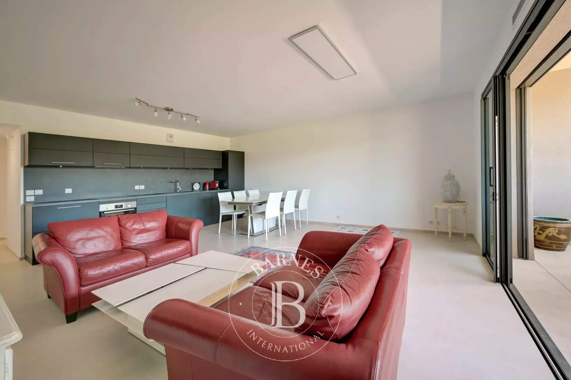 Aix-en-Provence  - Appartement 3 Pièces 2 Chambres - picture 8