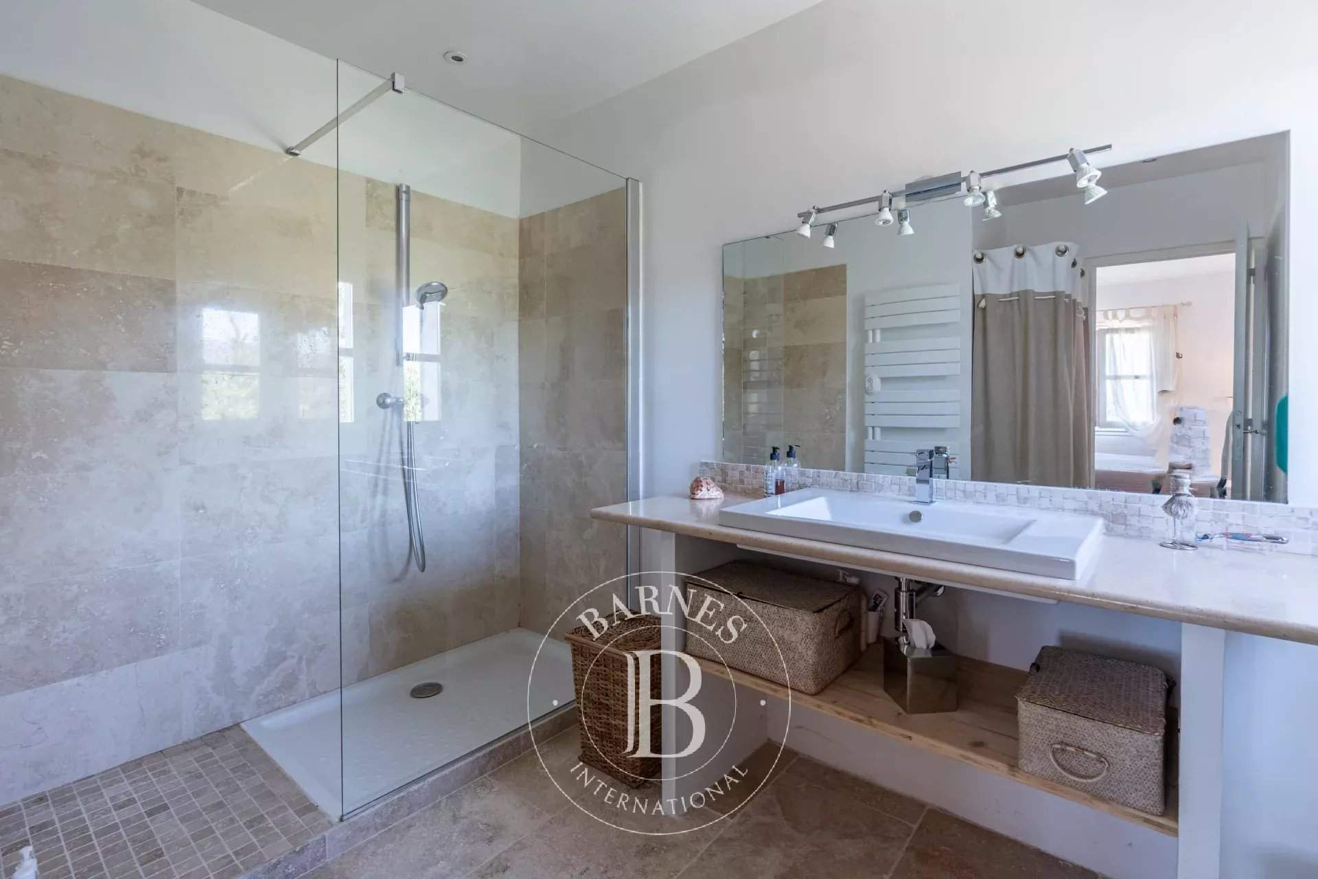 Lourmarin  - Property 5 Bedrooms - picture 12