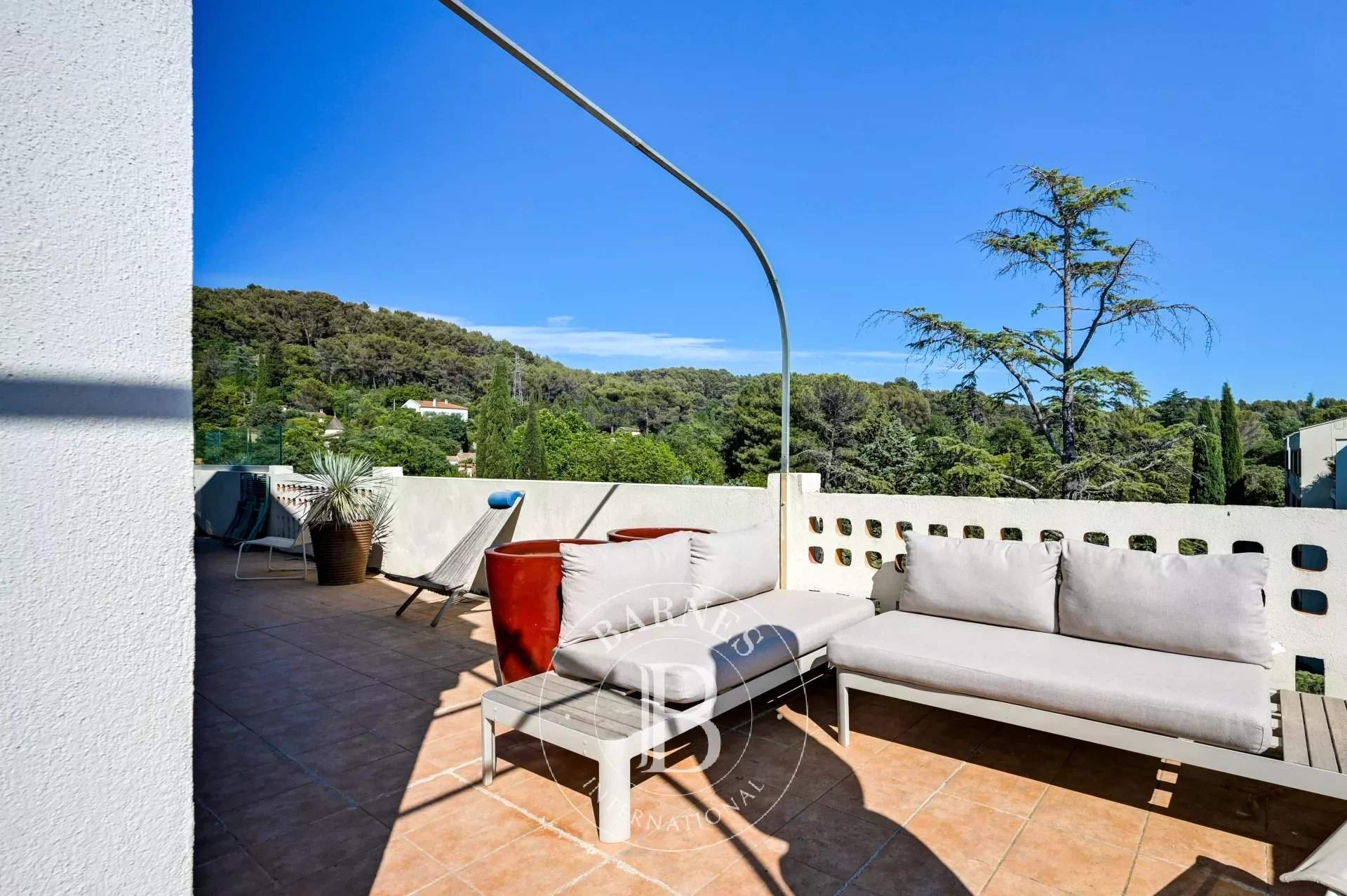 Aix-en-Provence  - Appartement 4 Pièces 2 Chambres - picture 8