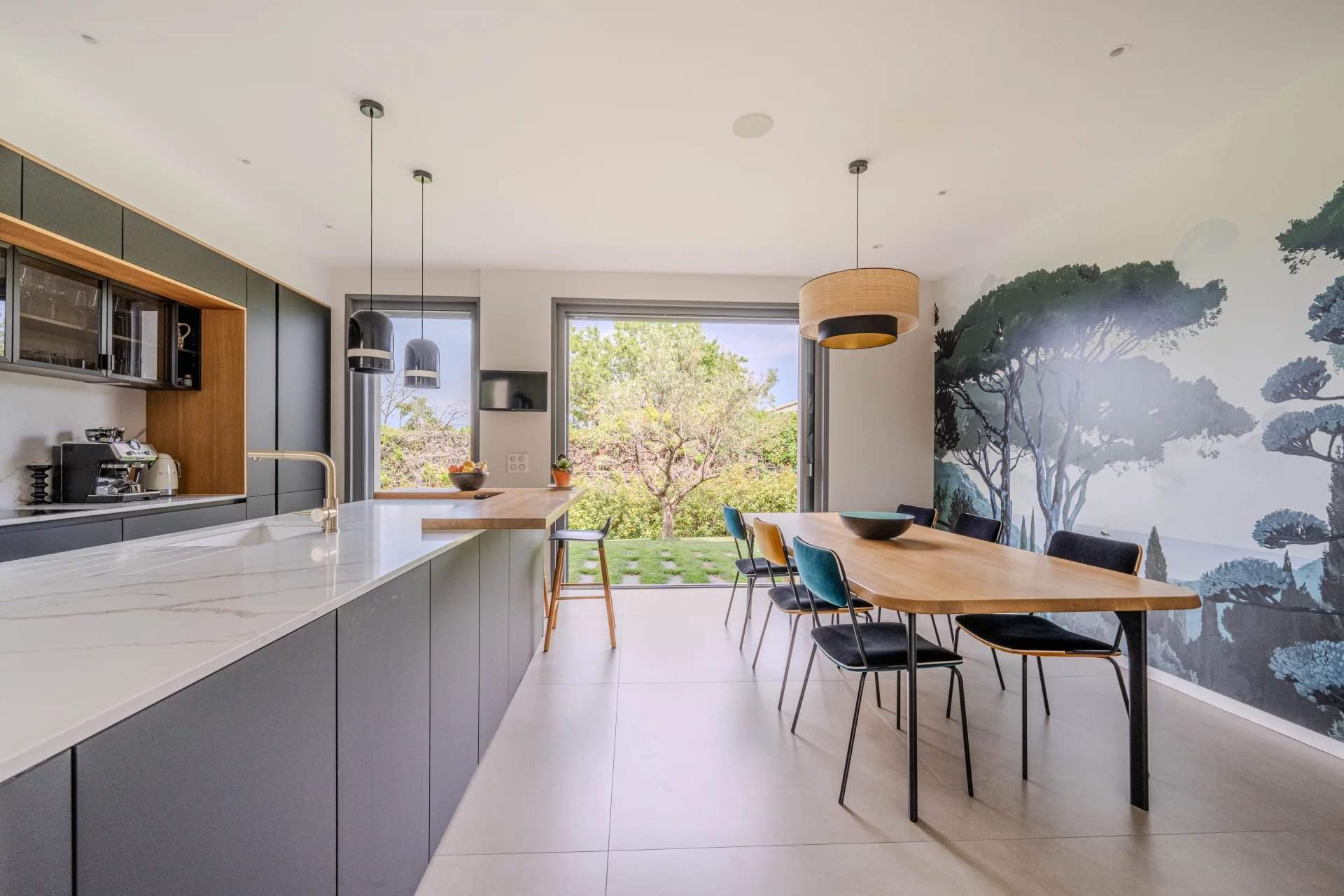 Aix-en-Provence  - Villa 6 Pi&egrave;ces 4 Chambres - picture 11