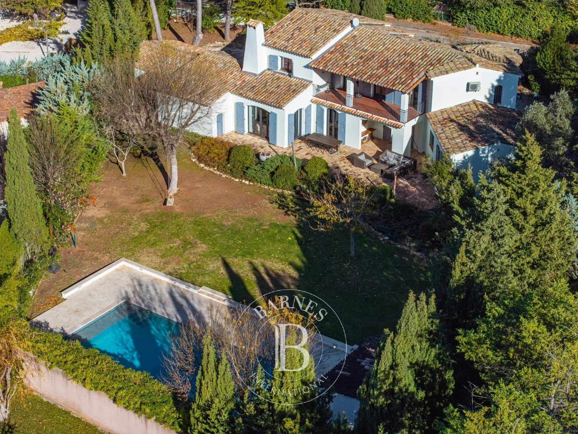 Aix-en-Provence  - Maison 8 Pi&egrave;ces 6 Chambres - picture 1