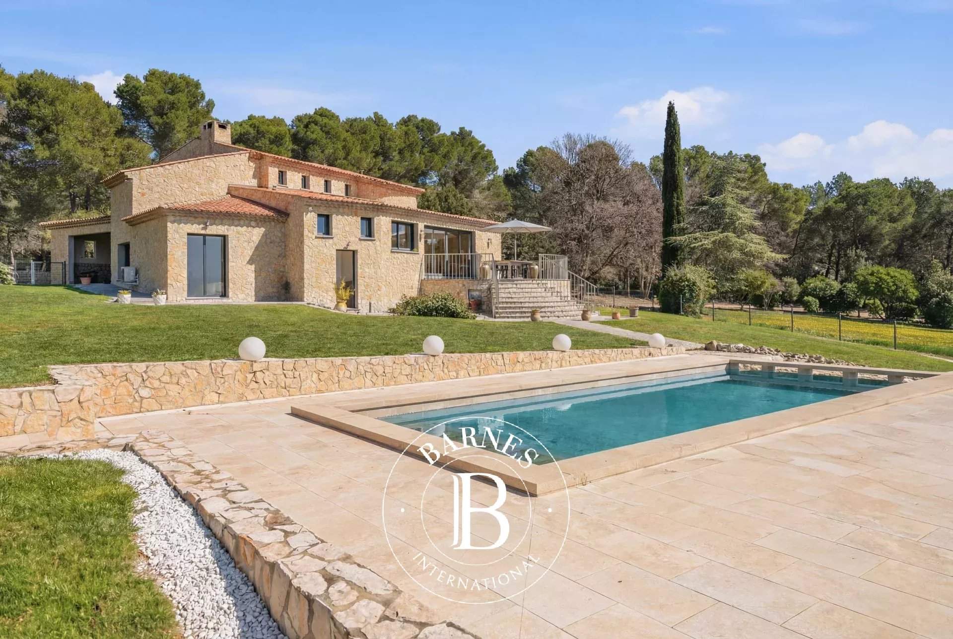Aix-en-Provence  - House 4 Bedrooms - picture 1