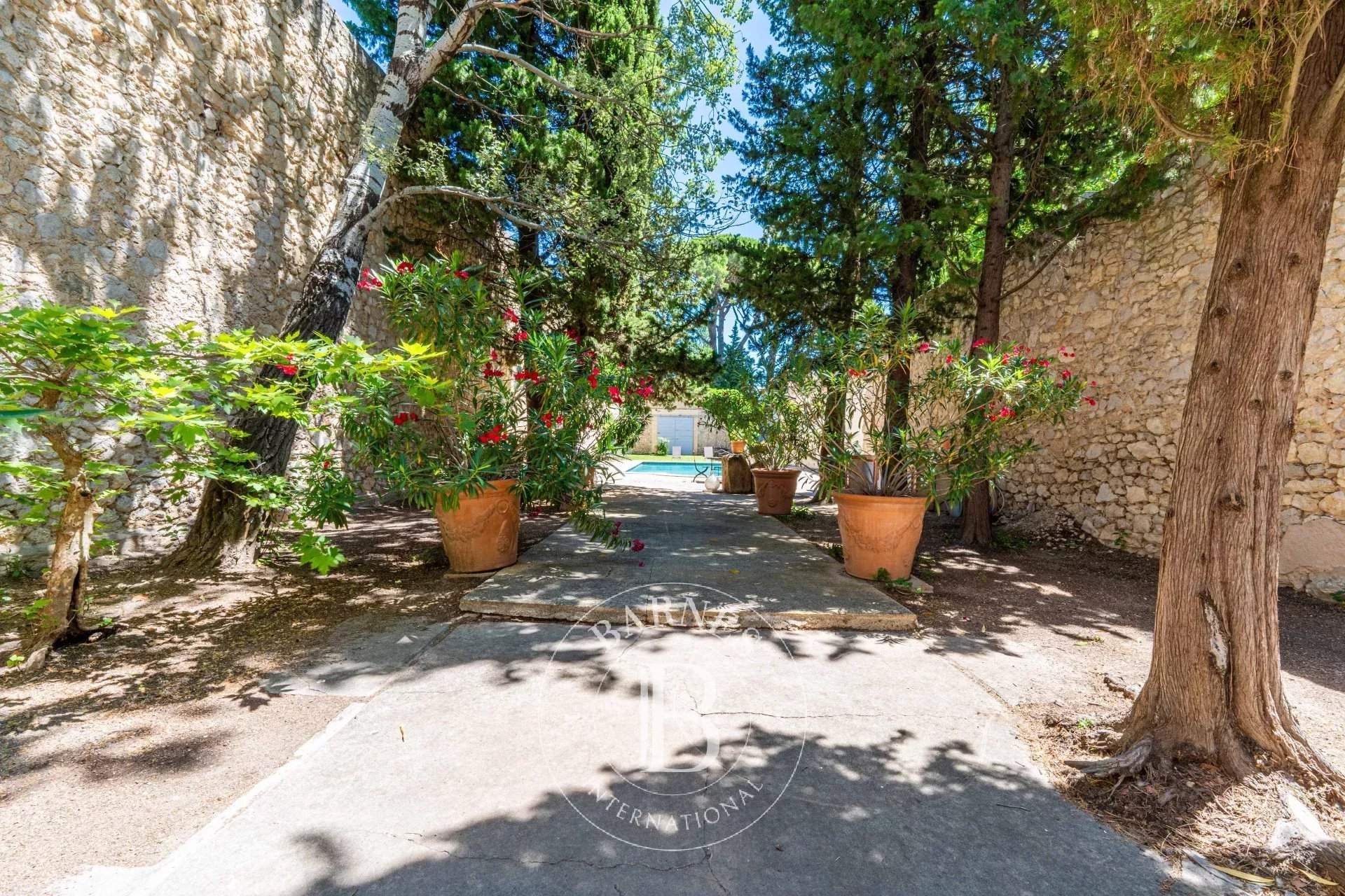 Aix-en-Provence  - Property 4 Bedrooms - picture 4