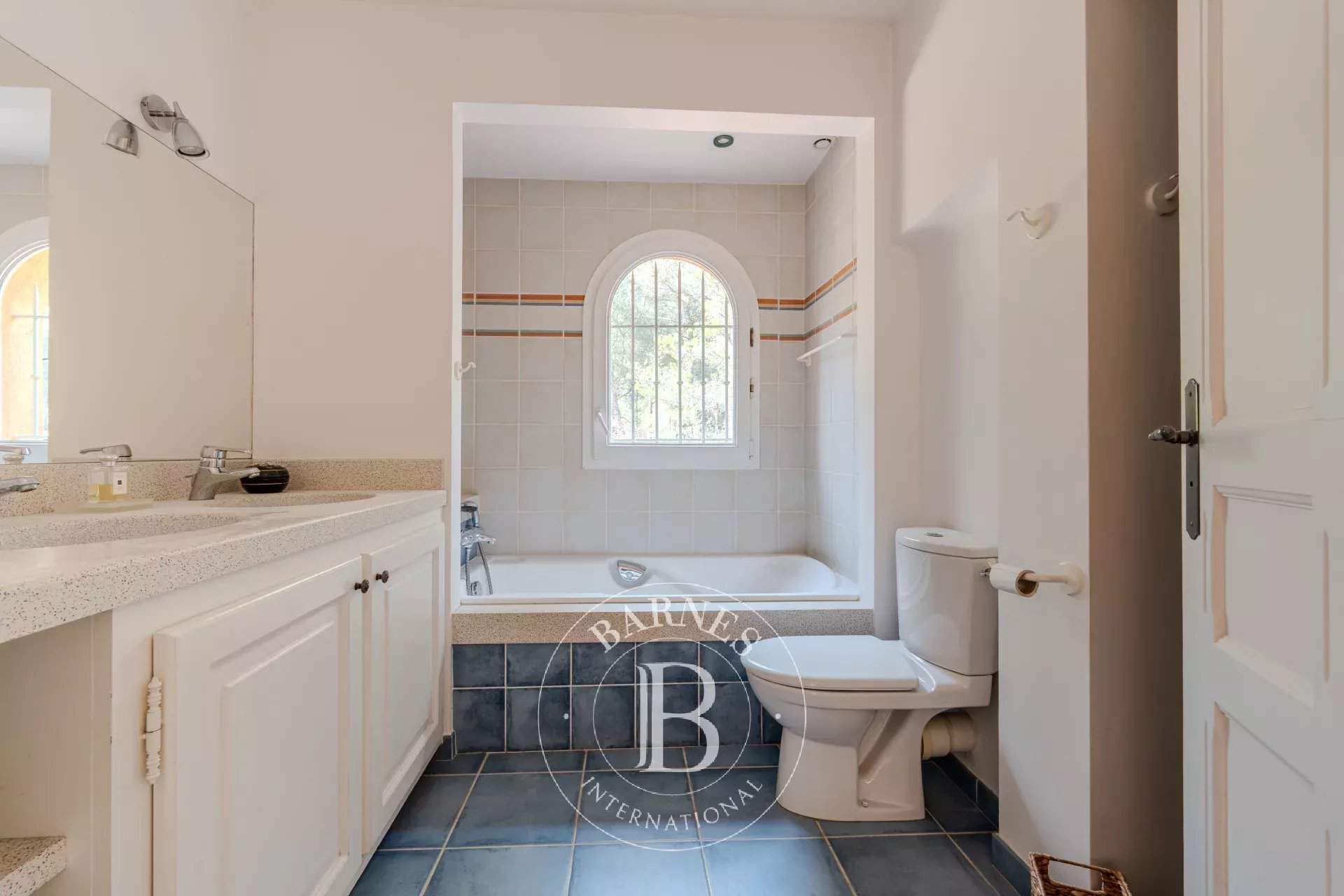 Aix-en-Provence  - House 8 Bedrooms - picture 18