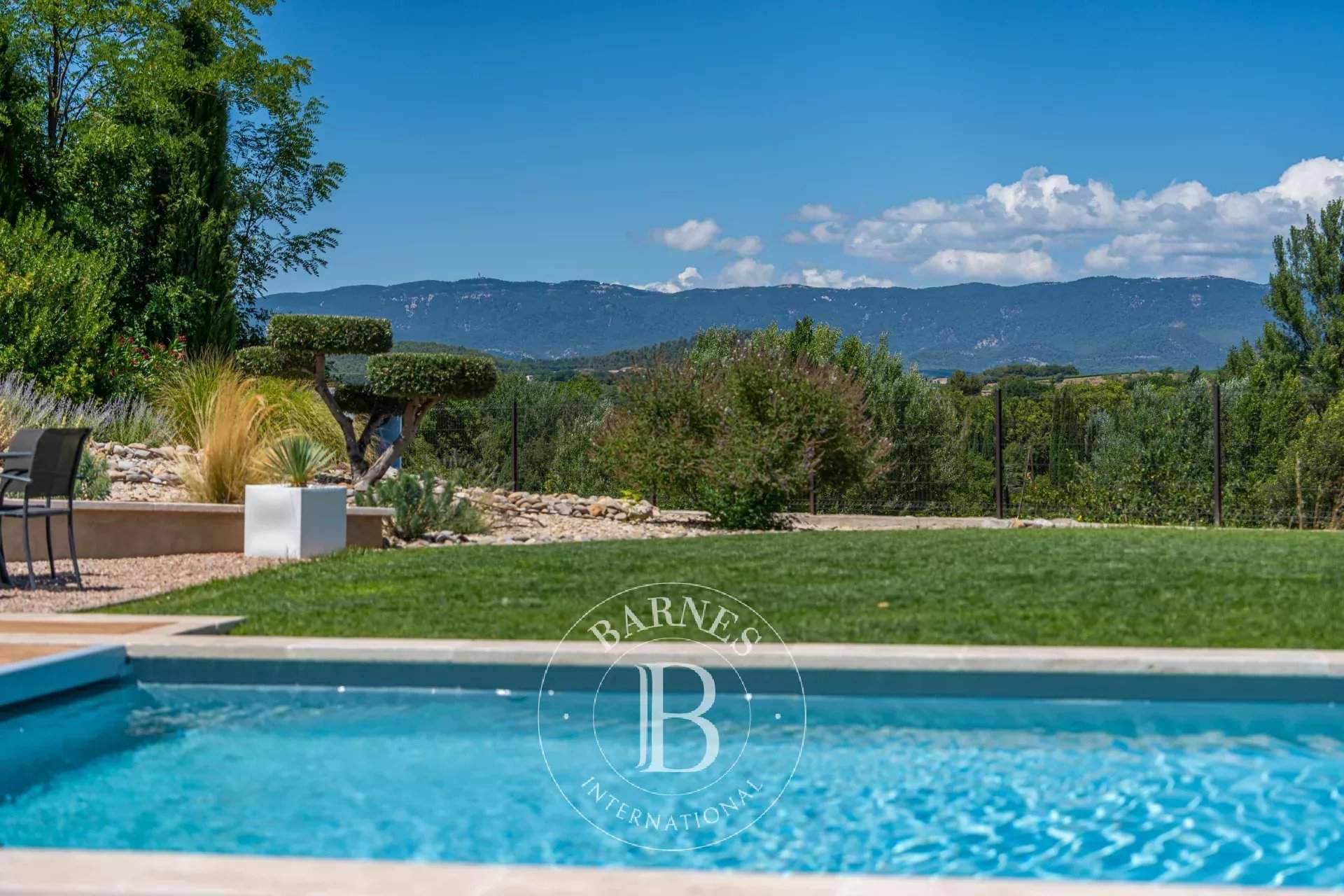 Lourmarin  - Property 4 Bedrooms - picture 8