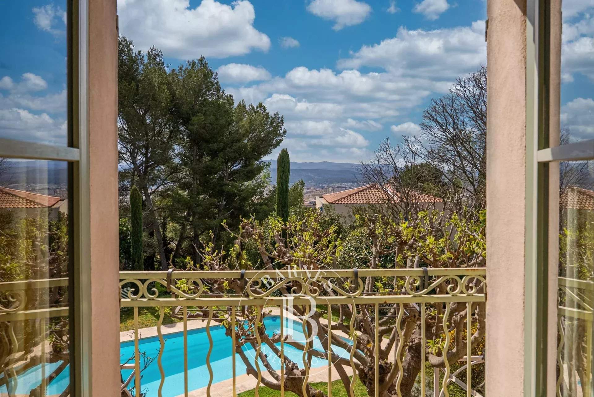 Aix-en-Provence  - House 4 Bedrooms - picture 17