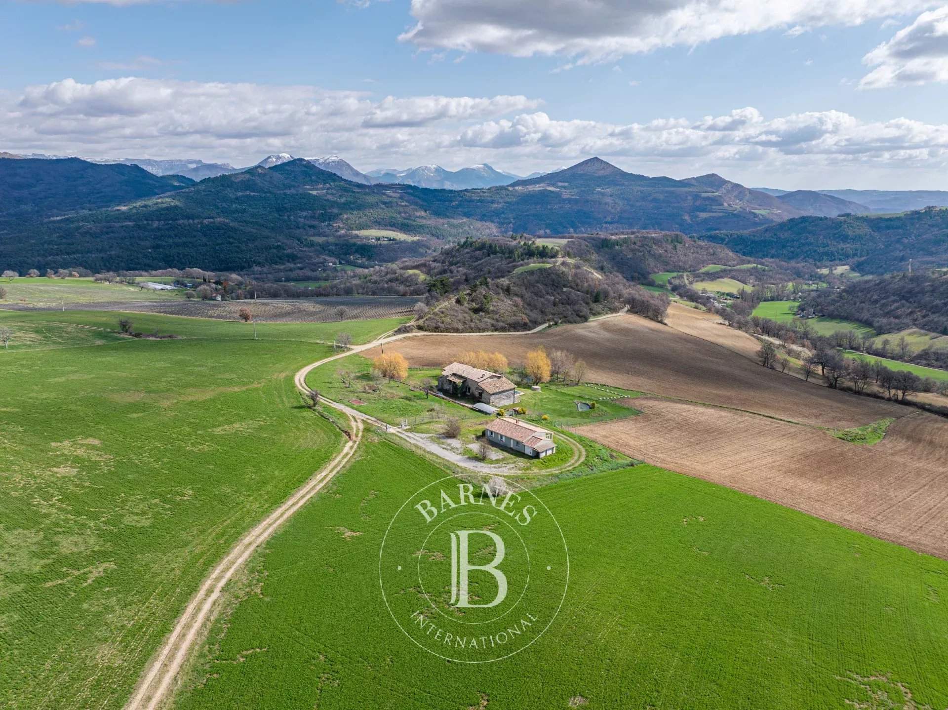 Digne-les-Bains  - Propriété 12 Pi&egrave;ces 3 Chambres - picture 1