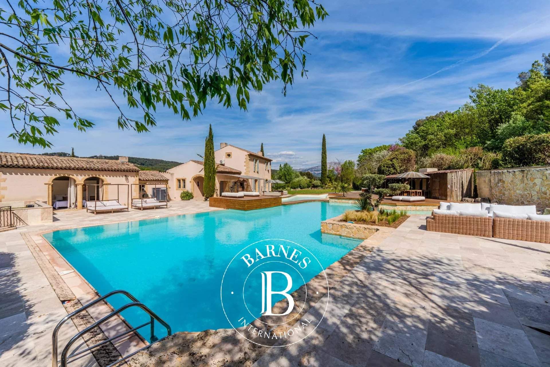 Aix-en-Provence  - Mas 12 Pi&egrave;ces 8 Chambres - picture 7