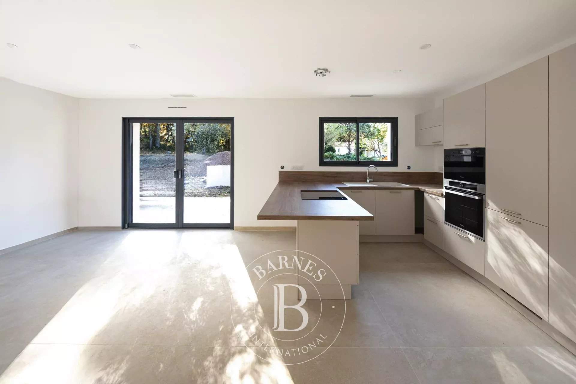 Aix-en-Provence  - Maison 11 Pièces 7 Chambres - picture 16