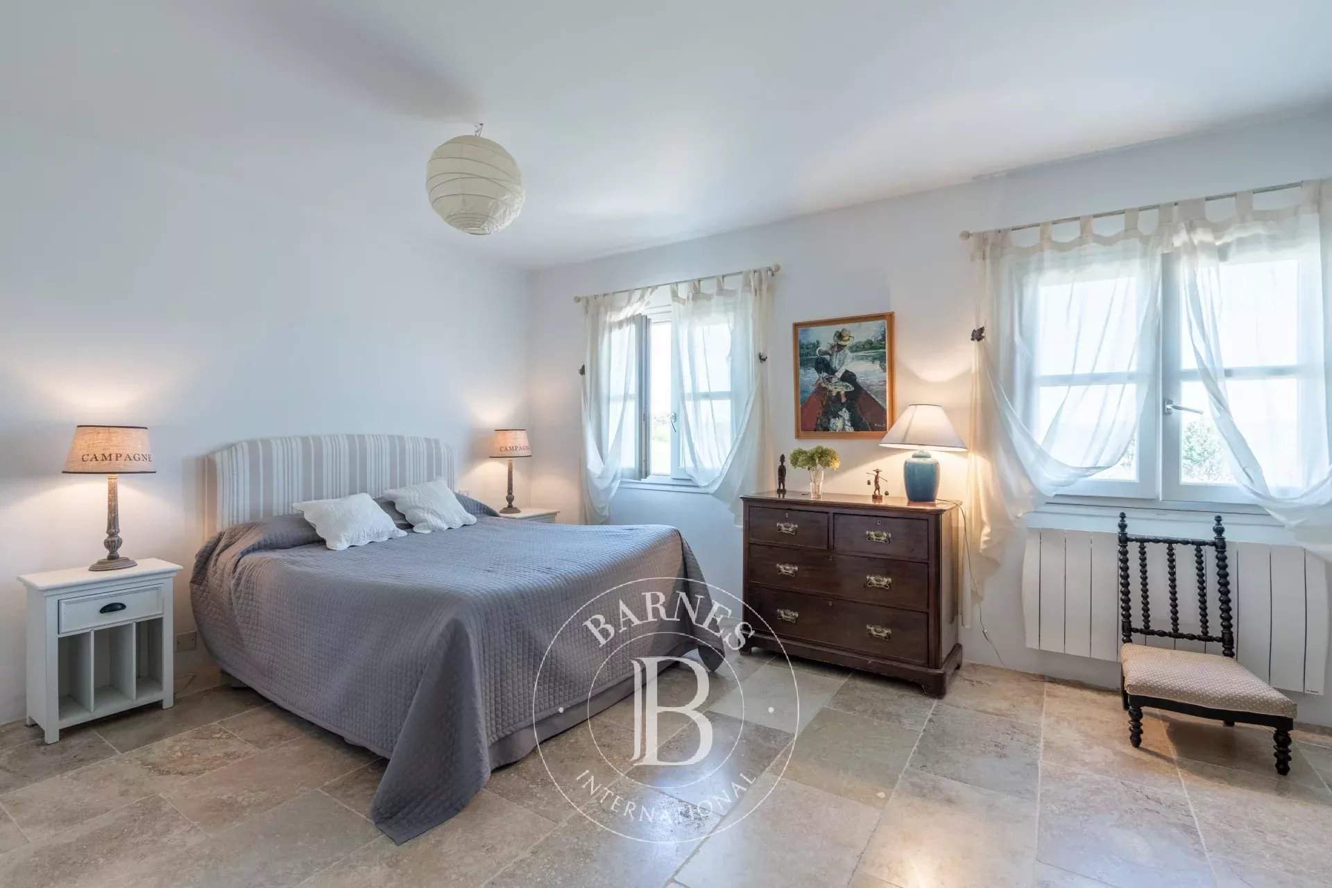 Lourmarin  - Property 5 Bedrooms - picture 11