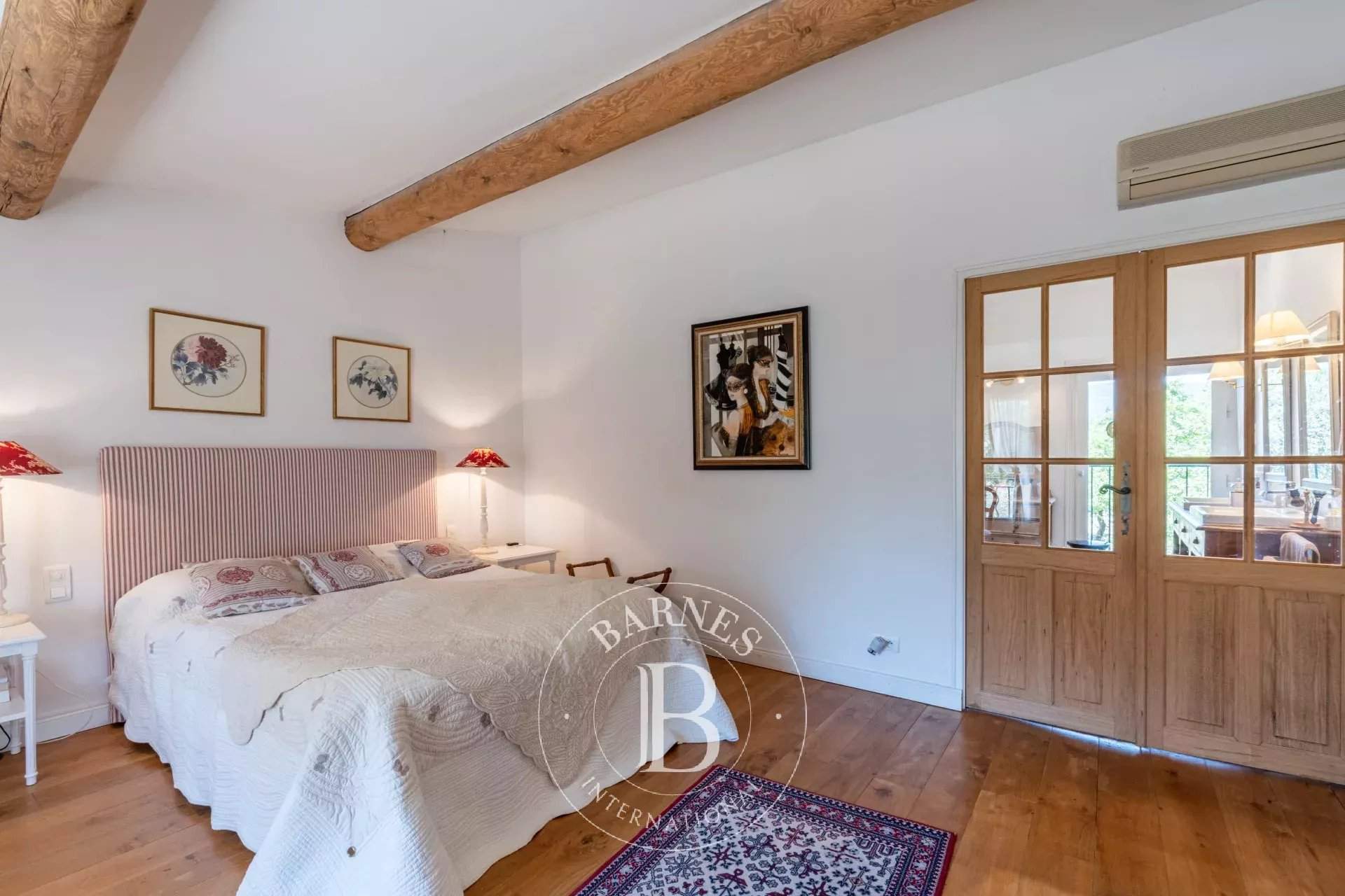 Lourmarin  - Property 5 Bedrooms - picture 9