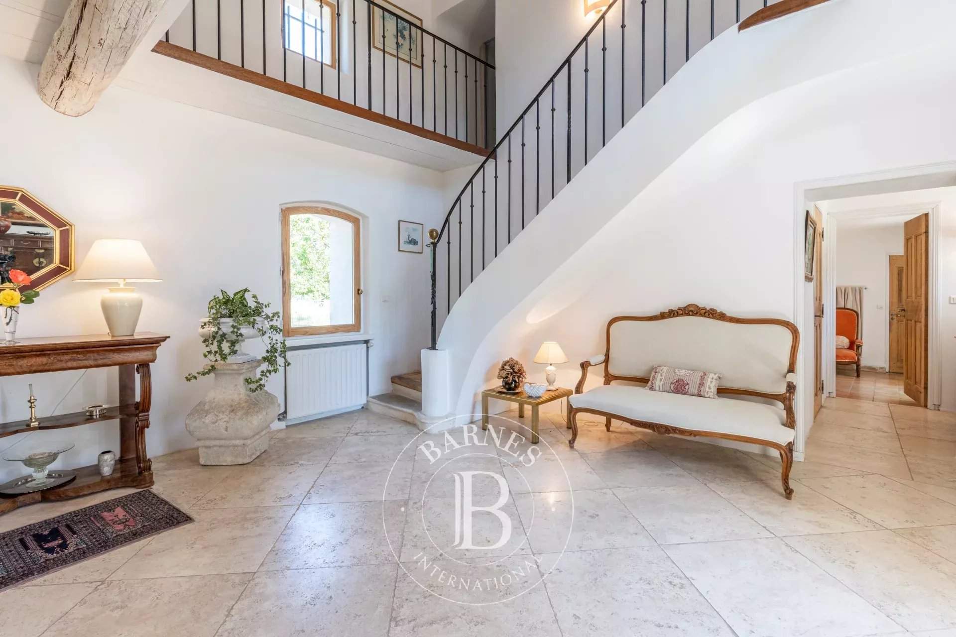 Lourmarin  - Property 5 Bedrooms - picture 7