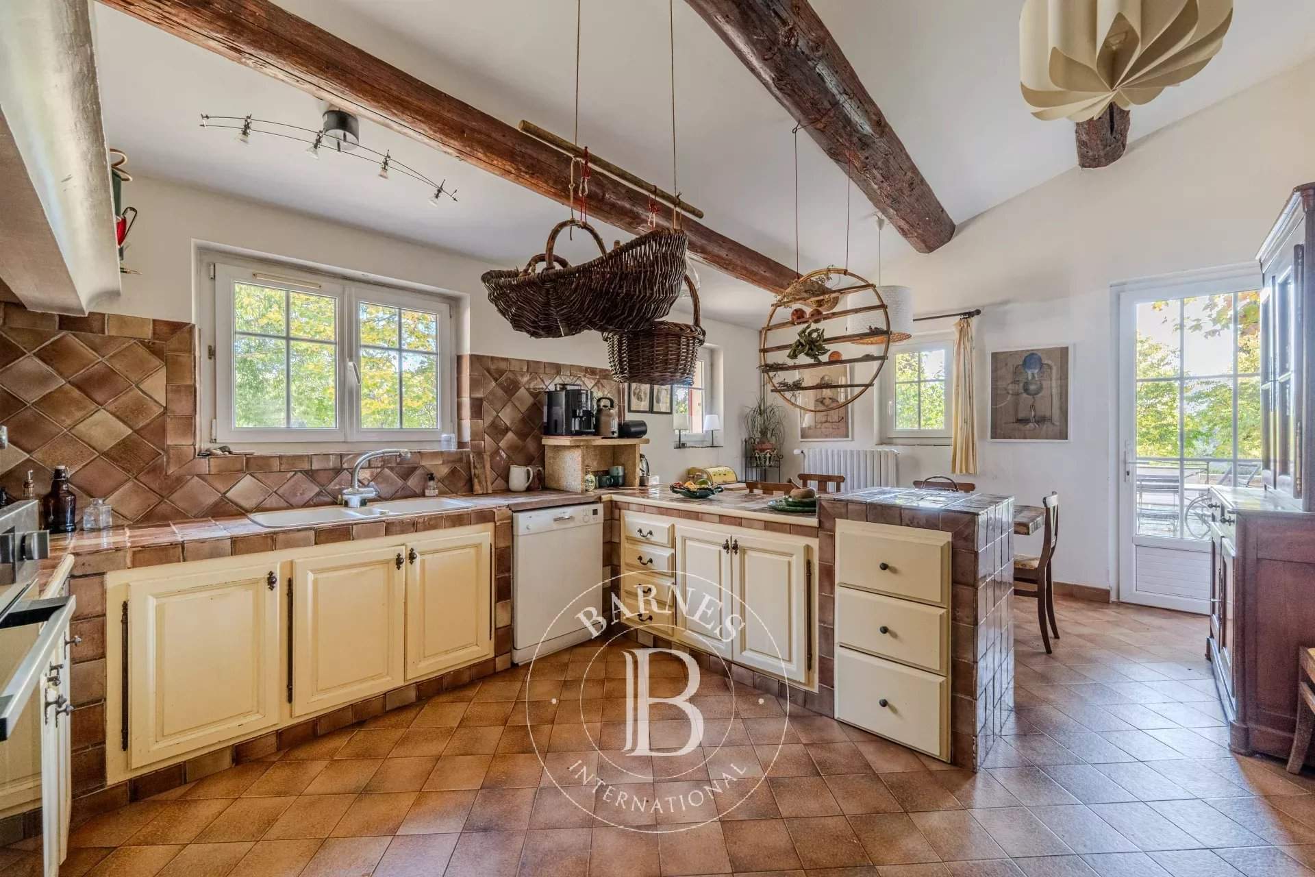 Aix-en-Provence  - Property 8 Bedrooms - picture 10