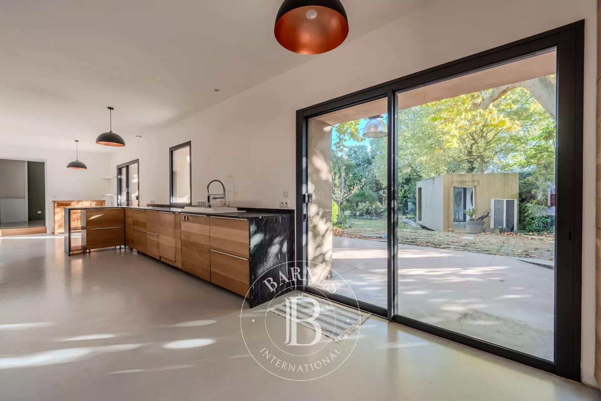 Aix-en-Provence  - Maison 7 Pièces 4 Chambres - picture 6