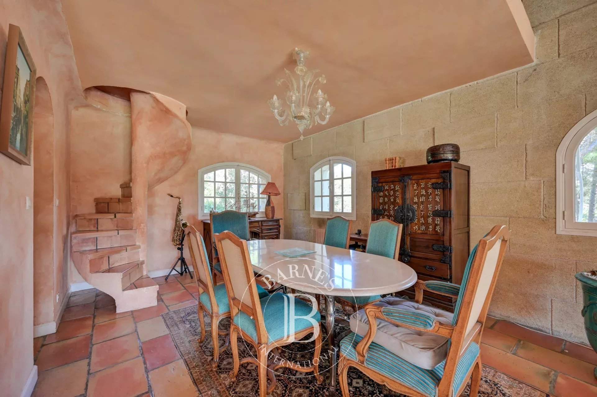 Aix-en-Provence  - Maison 8 Pièces 4 Chambres - picture 9