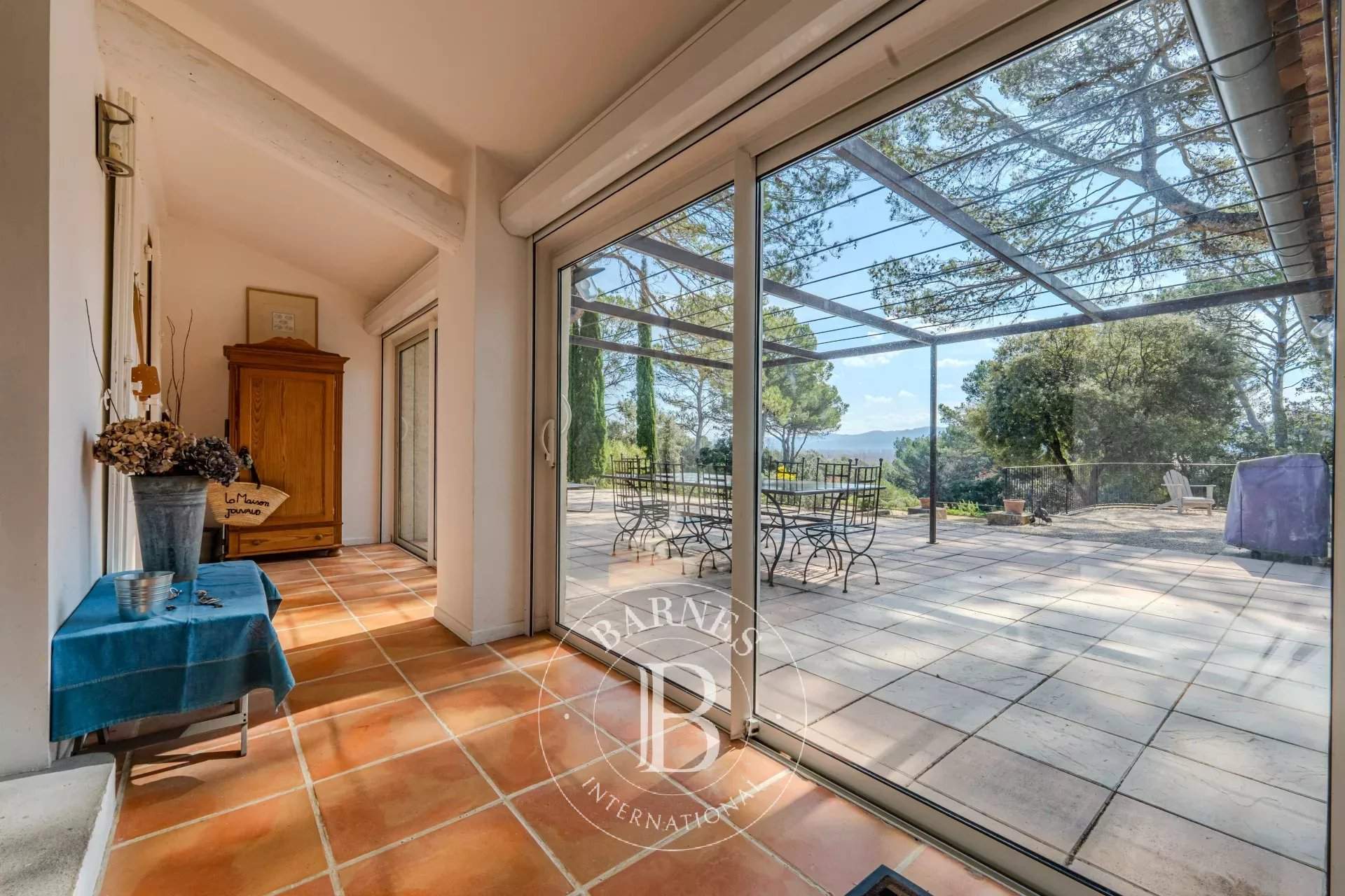 Lourmarin  - Property 5 Bedrooms - picture 7