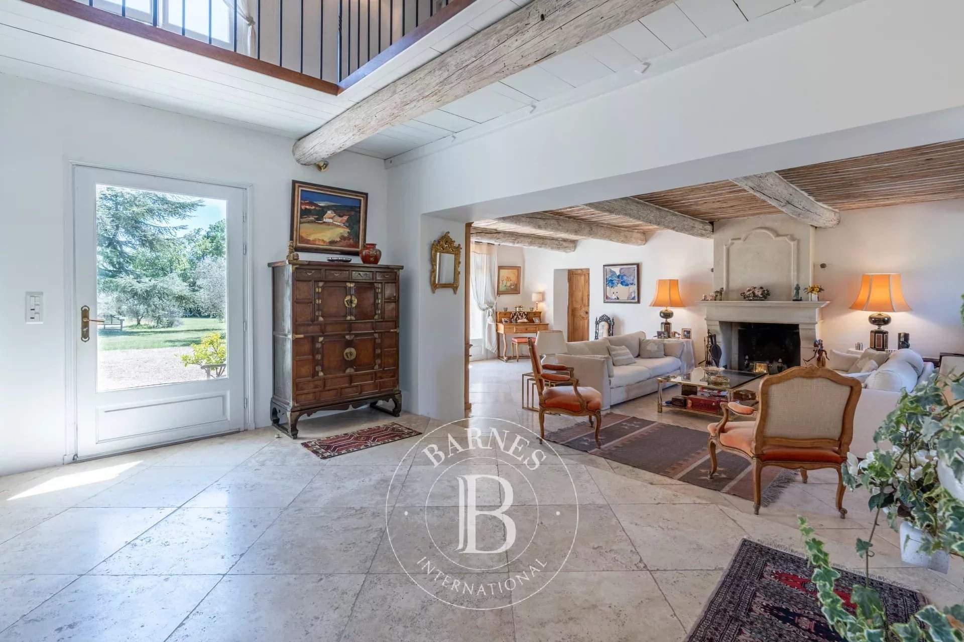 Lourmarin  - Property 5 Bedrooms - picture 6