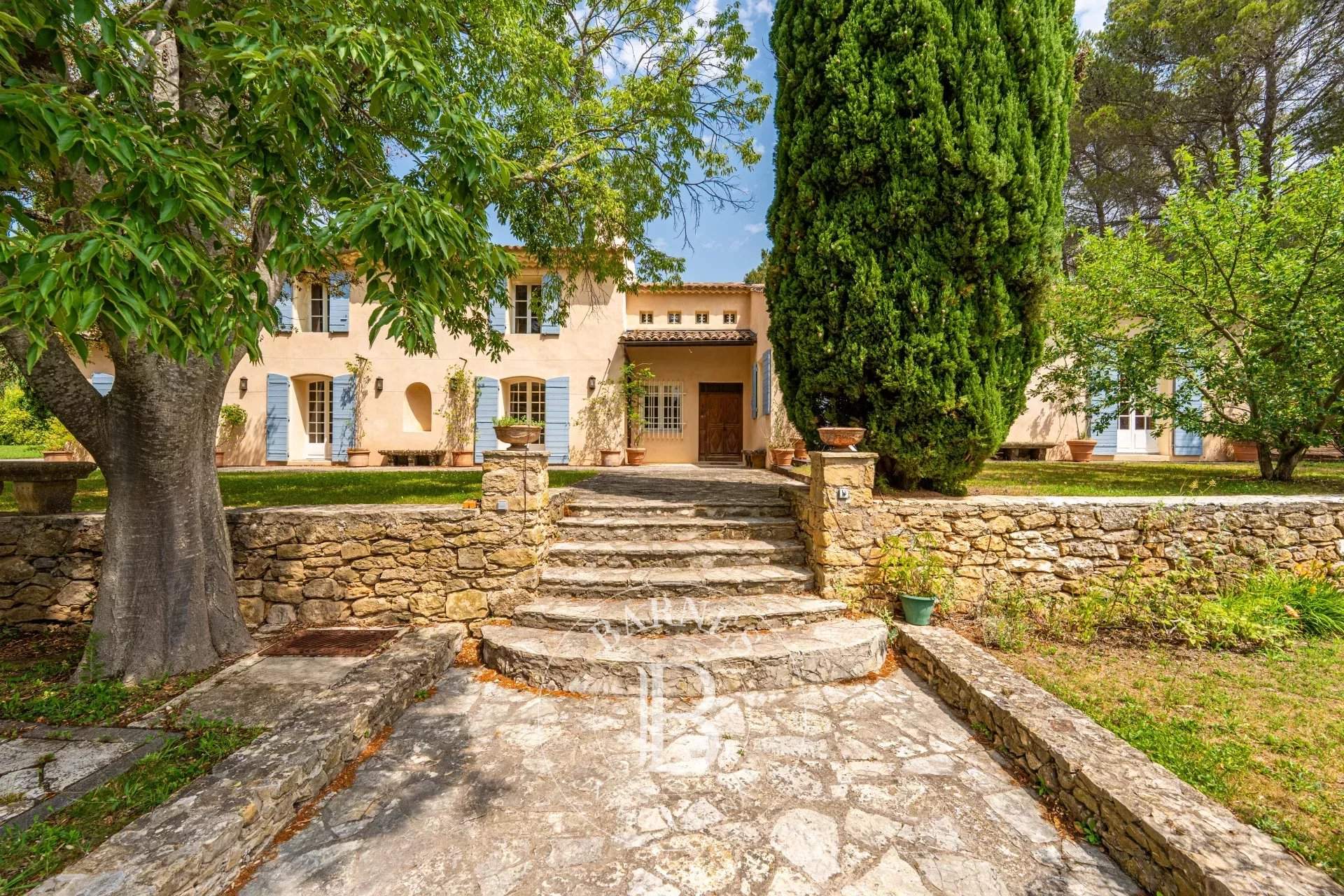 Aix-en-Provence  - Bastide 9 Pièces 6 Chambres - picture 1