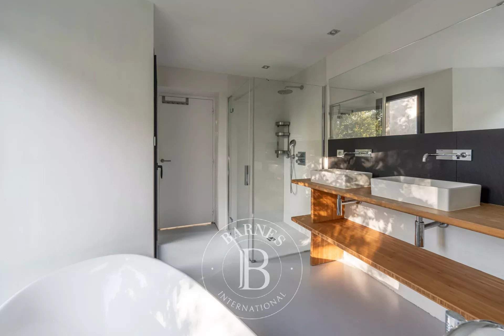 Aix-en-Provence  - Maison 7 Pièces 4 Chambres - picture 11