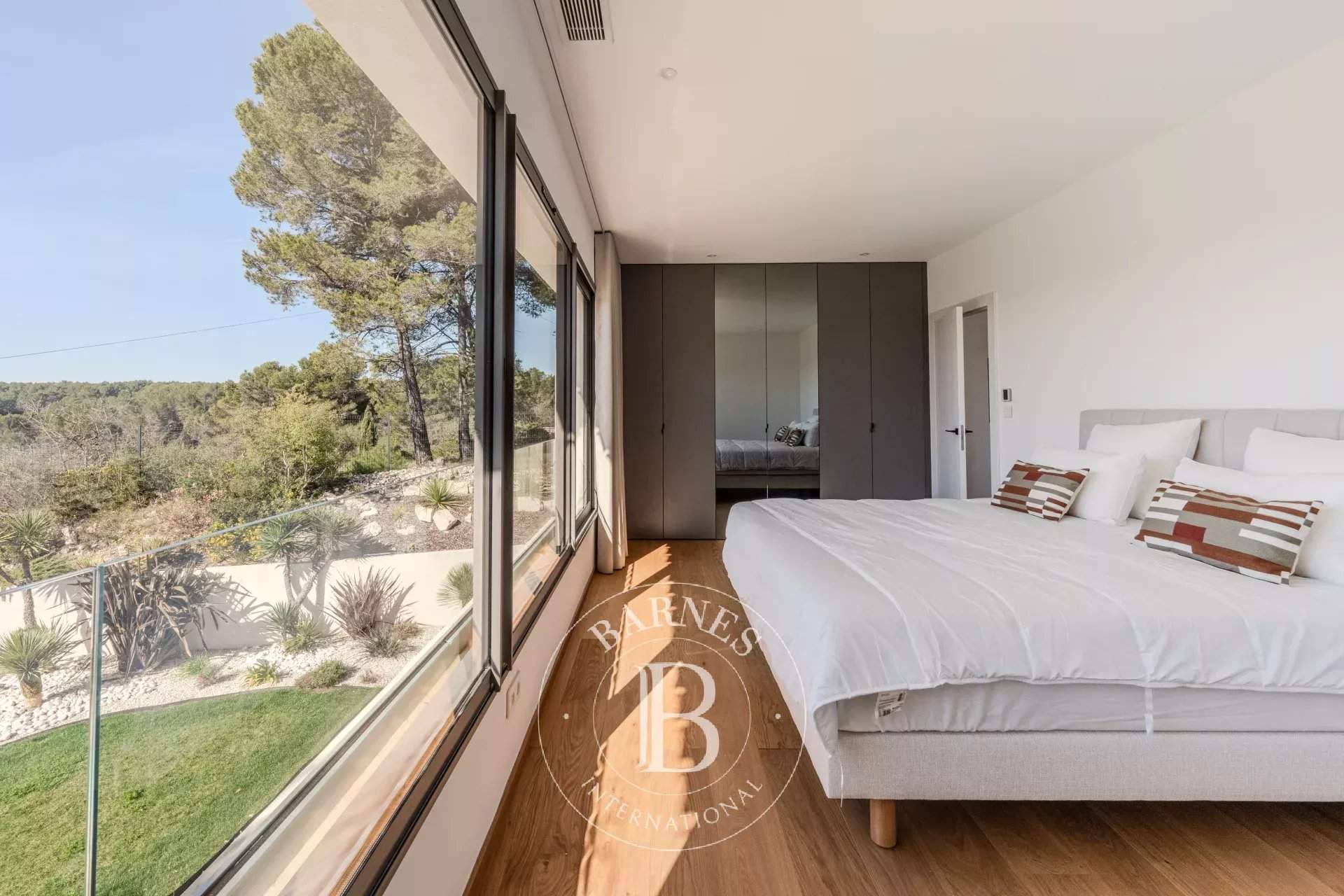 Aix-en-Provence  - House 4 Bedrooms - picture 11