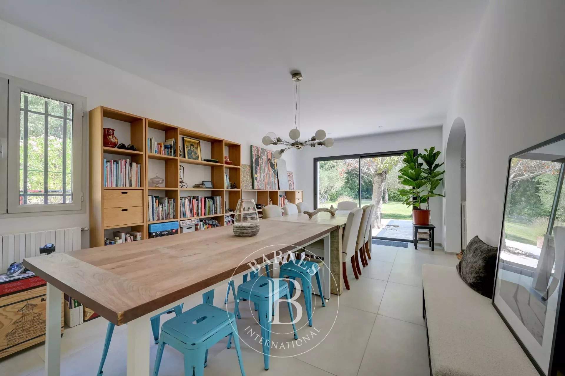 Aix-en-Provence  - House 5 Bedrooms - picture 8