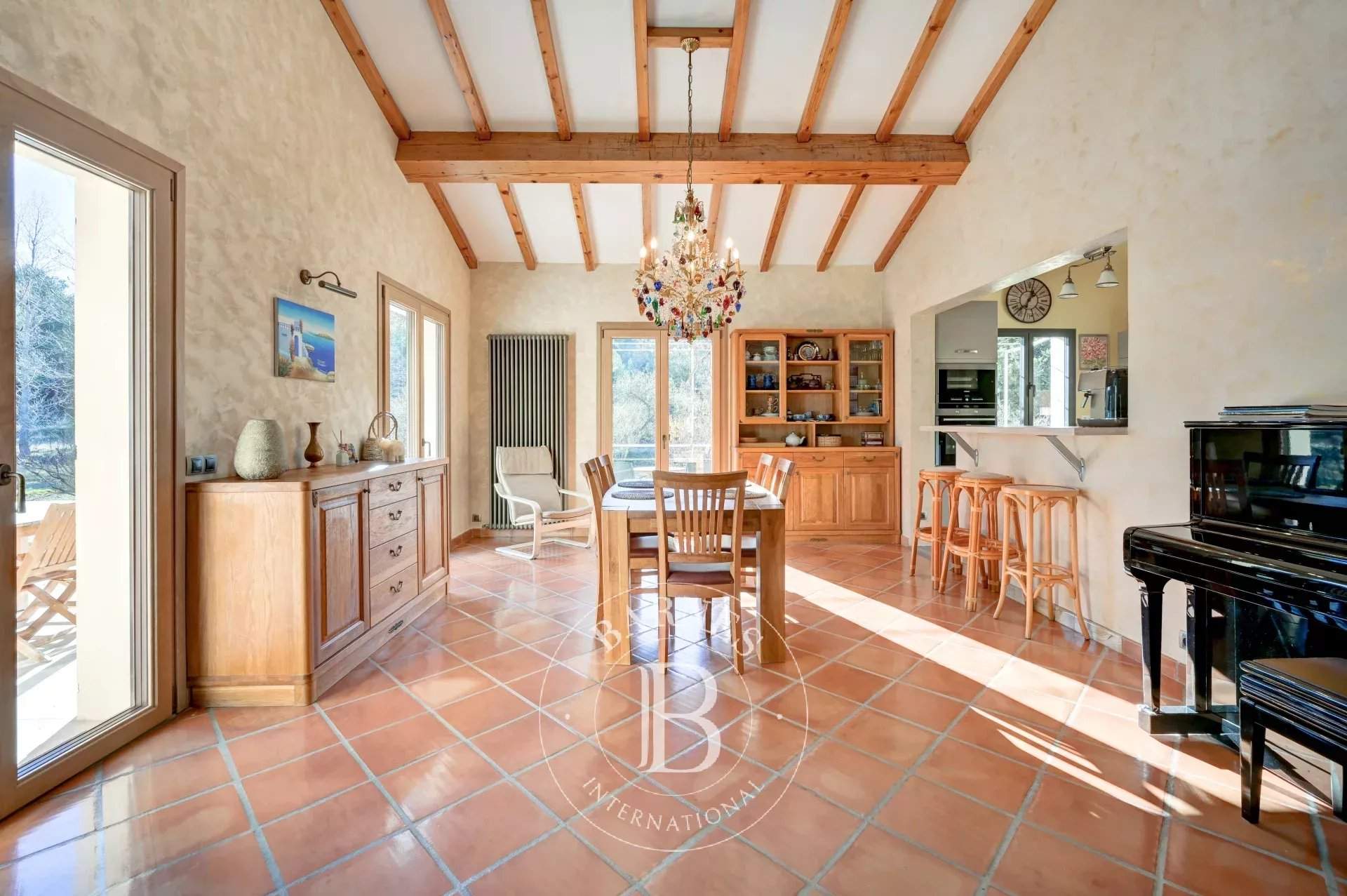 Aix-en-Provence  - Maison 8 Pi&egrave;ces 6 Chambres - picture 4