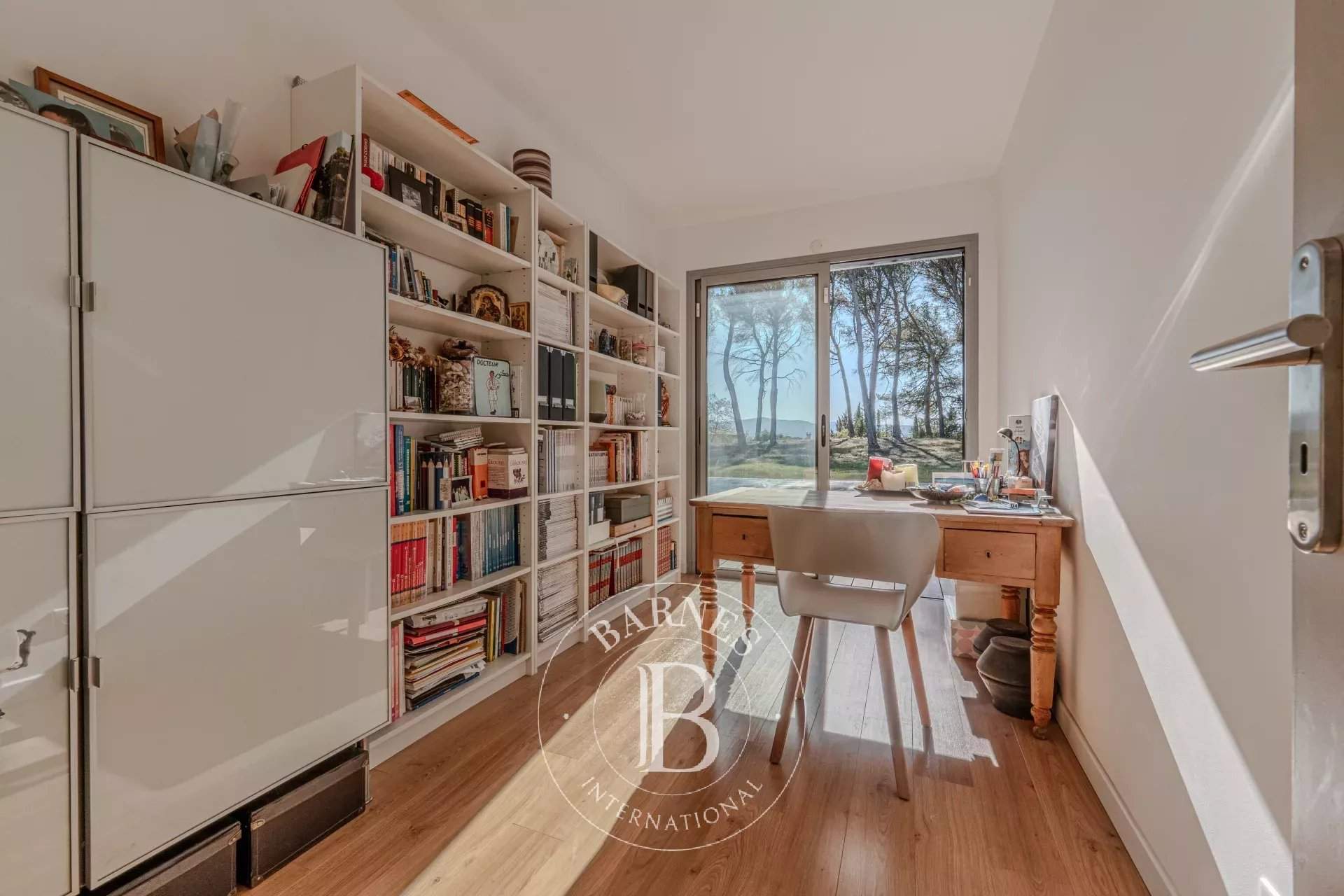 Aix-en-Provence  - House 5 Bedrooms - picture 17