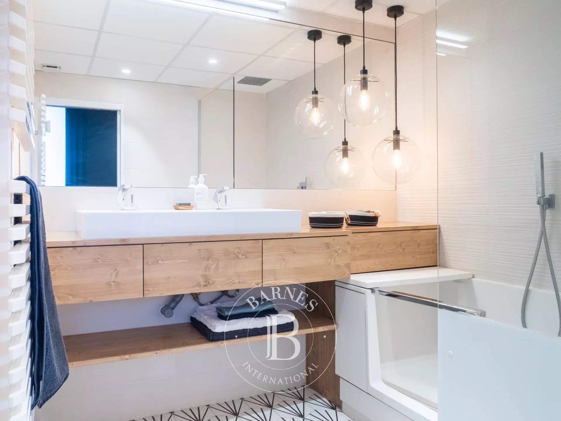 Aix-en-Provence  - Appartement 5 Pi&egrave;ces 3 Chambres - picture 15