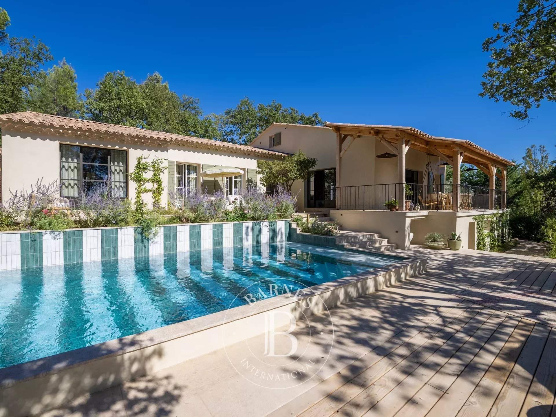 Lourmarin  - Property 5 Bedrooms - picture 1