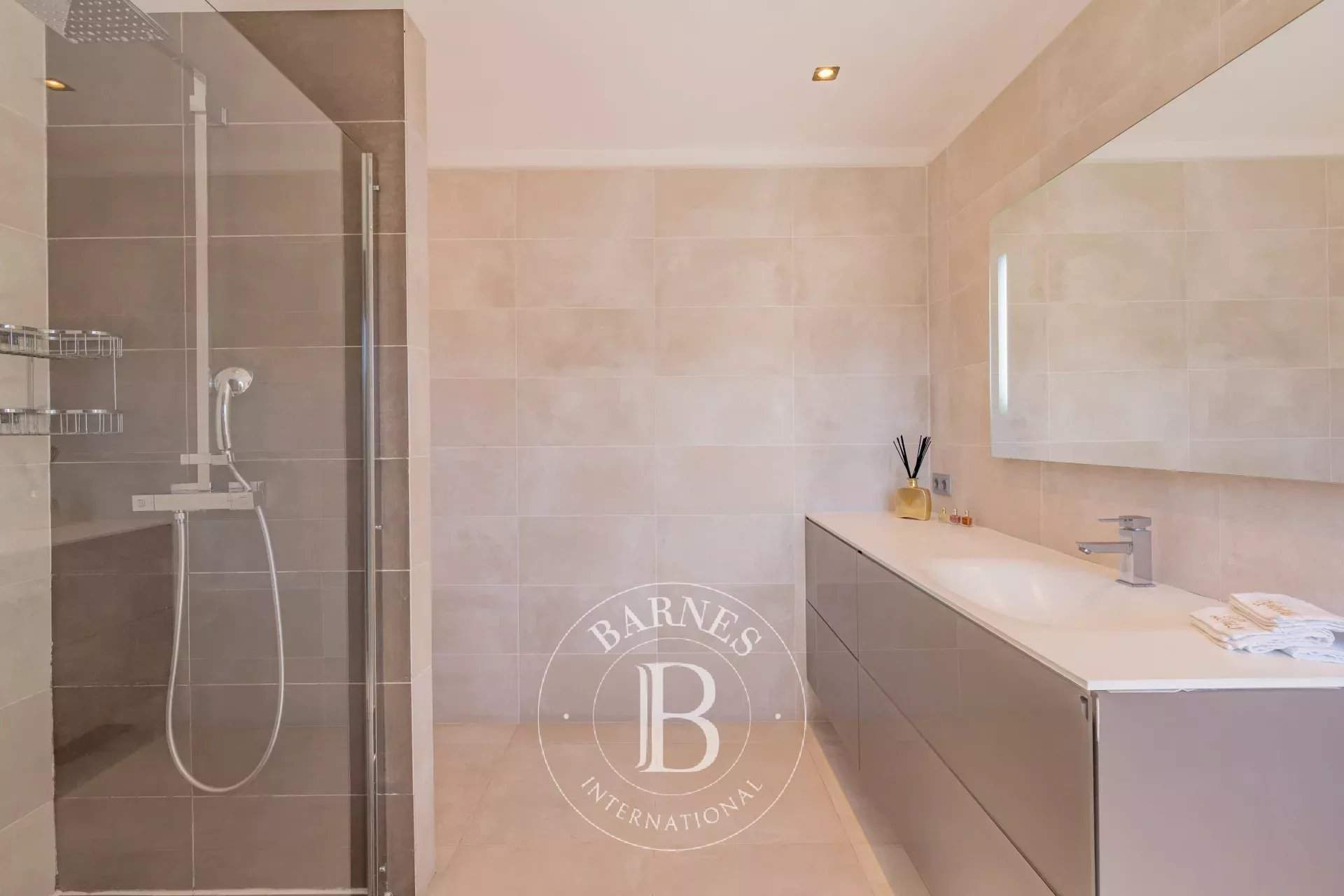 Jouques  - Maison 8 Pi&egrave;ces 5 Chambres - picture 12