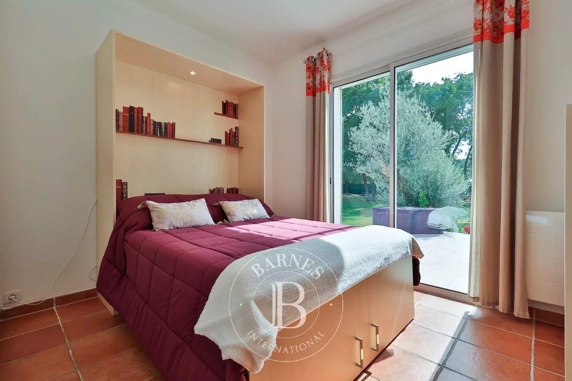 Aix-en-Provence  - Maison 7 Pièces 4 Chambres - picture 13