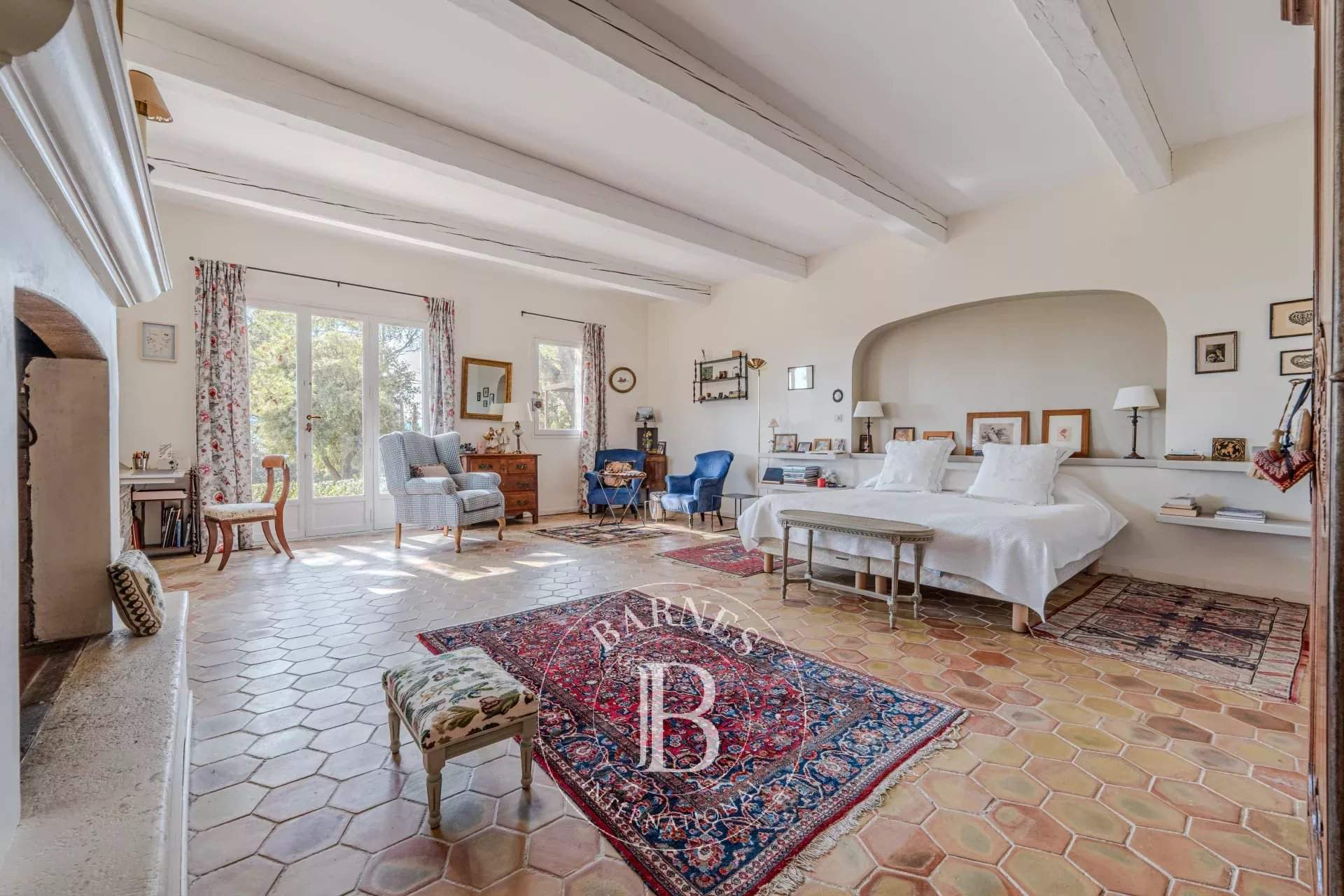 Lourmarin  - Property 5 Bedrooms - picture 11